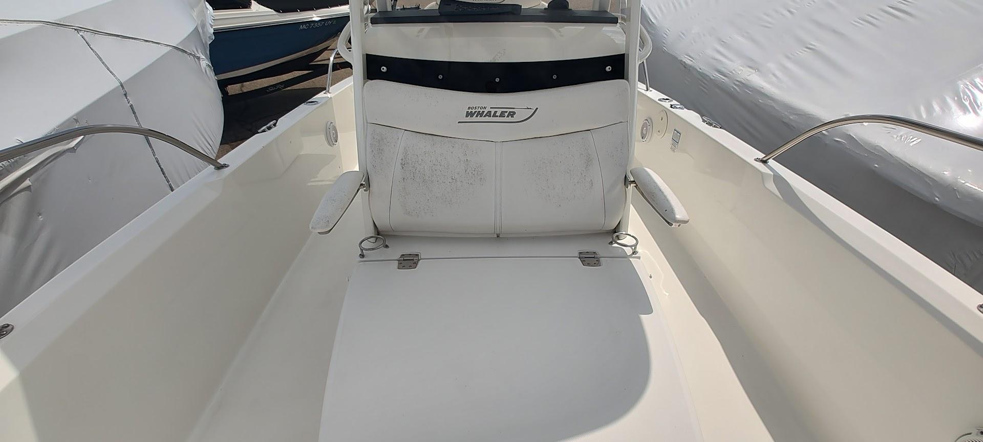 2014-boston-whaler-270-dauntless-power-9773006-20250502143835654-1_XLARGE