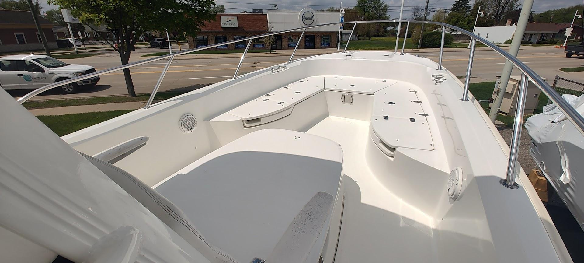 2014-boston-whaler-270-dauntless-power-9773006-20250502143836726-1_XLARGE