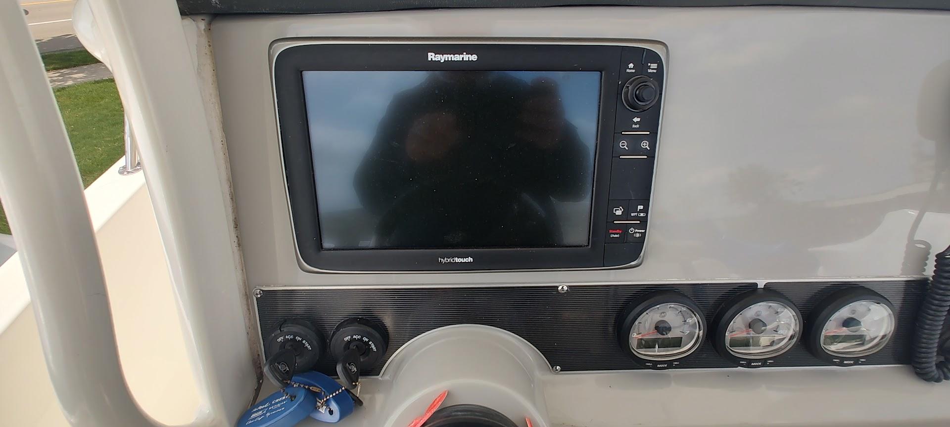 2014-boston-whaler-270-dauntless-power-9773006-20250502143838678-1_XLARGE