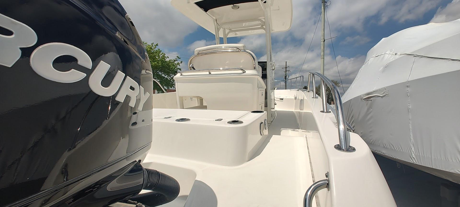 2014-boston-whaler-270-dauntless-power-9773006-20250502143843722-1_XLARGE