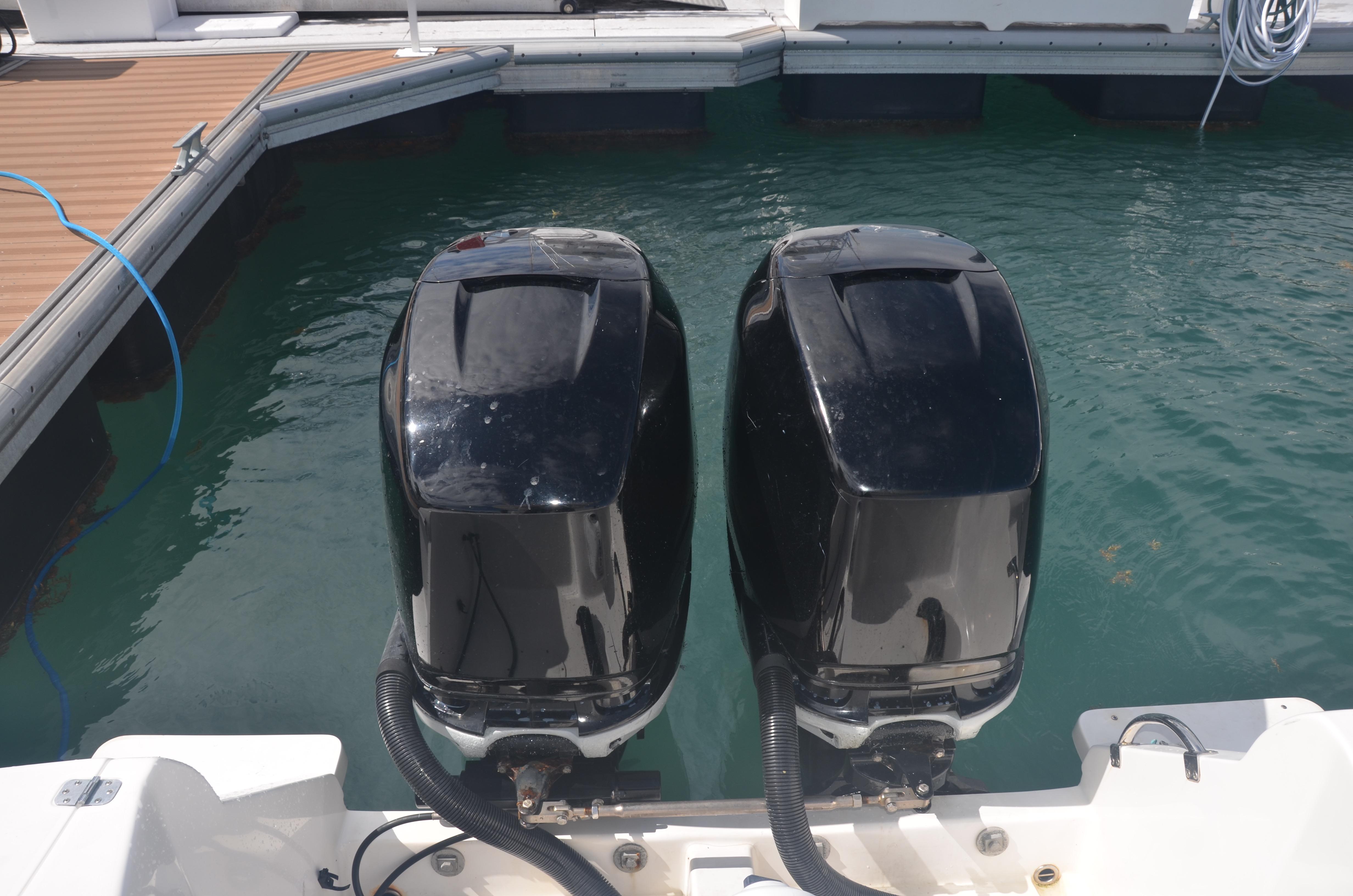 Intrepid 30 CC - Engines