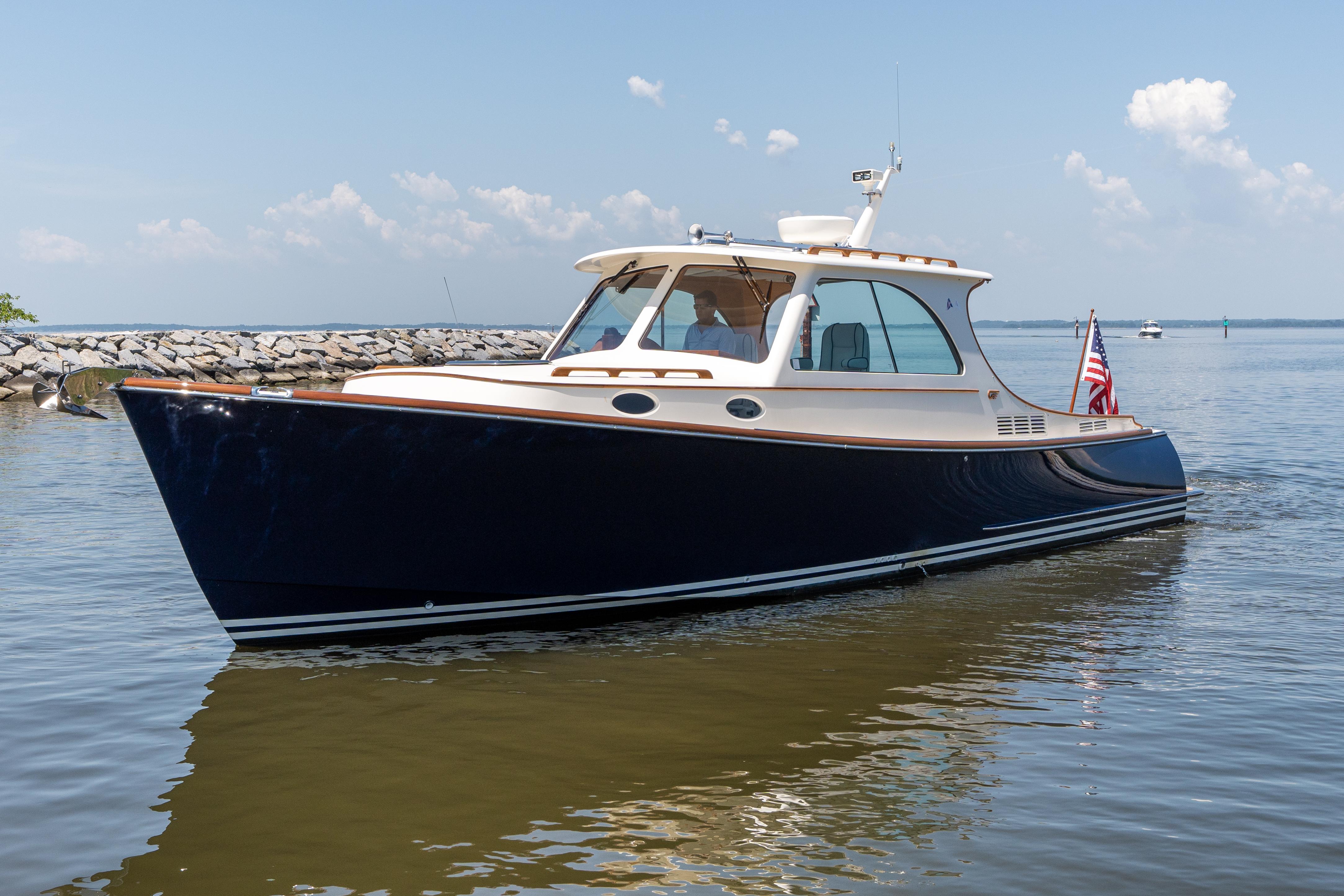 2015-hinckley-picnic-boat-37-mkiii-power-9853063-20250626145449381-1