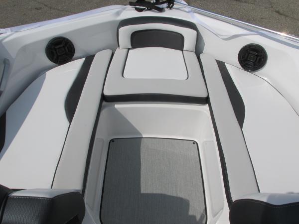 2022 Yamaha boat for sale, model of the boat is AR195 & Image # 10 of 20