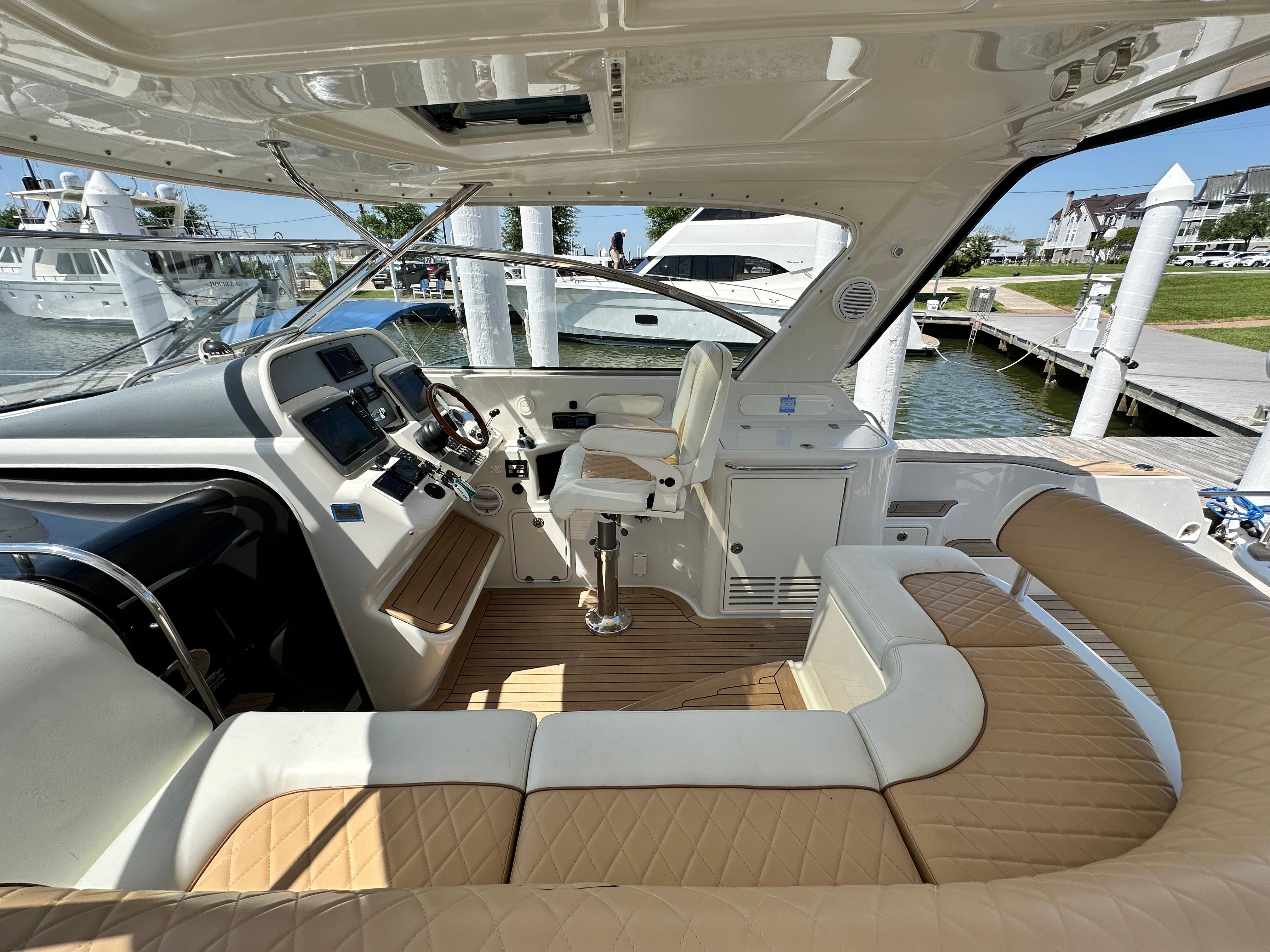 2007-chris-craft-roamer-40-power-9773080-20250508105826268-1_XLARGE