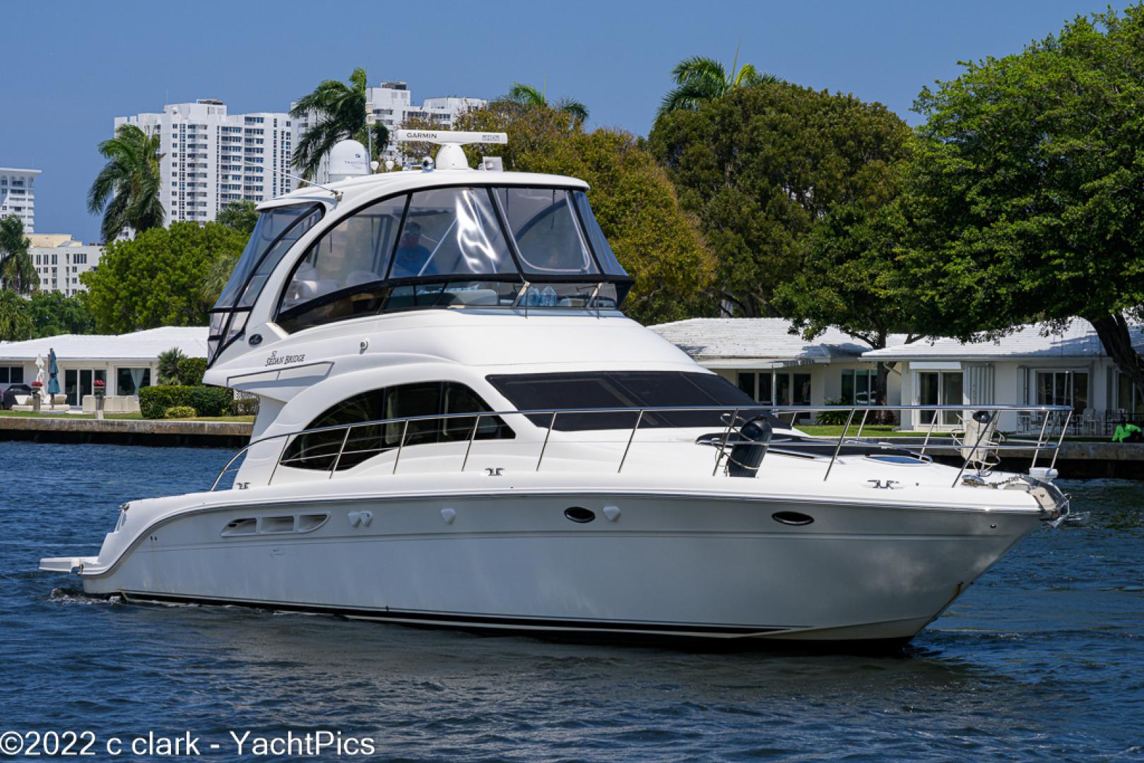 Sea Ray 52 - Exterior Profile