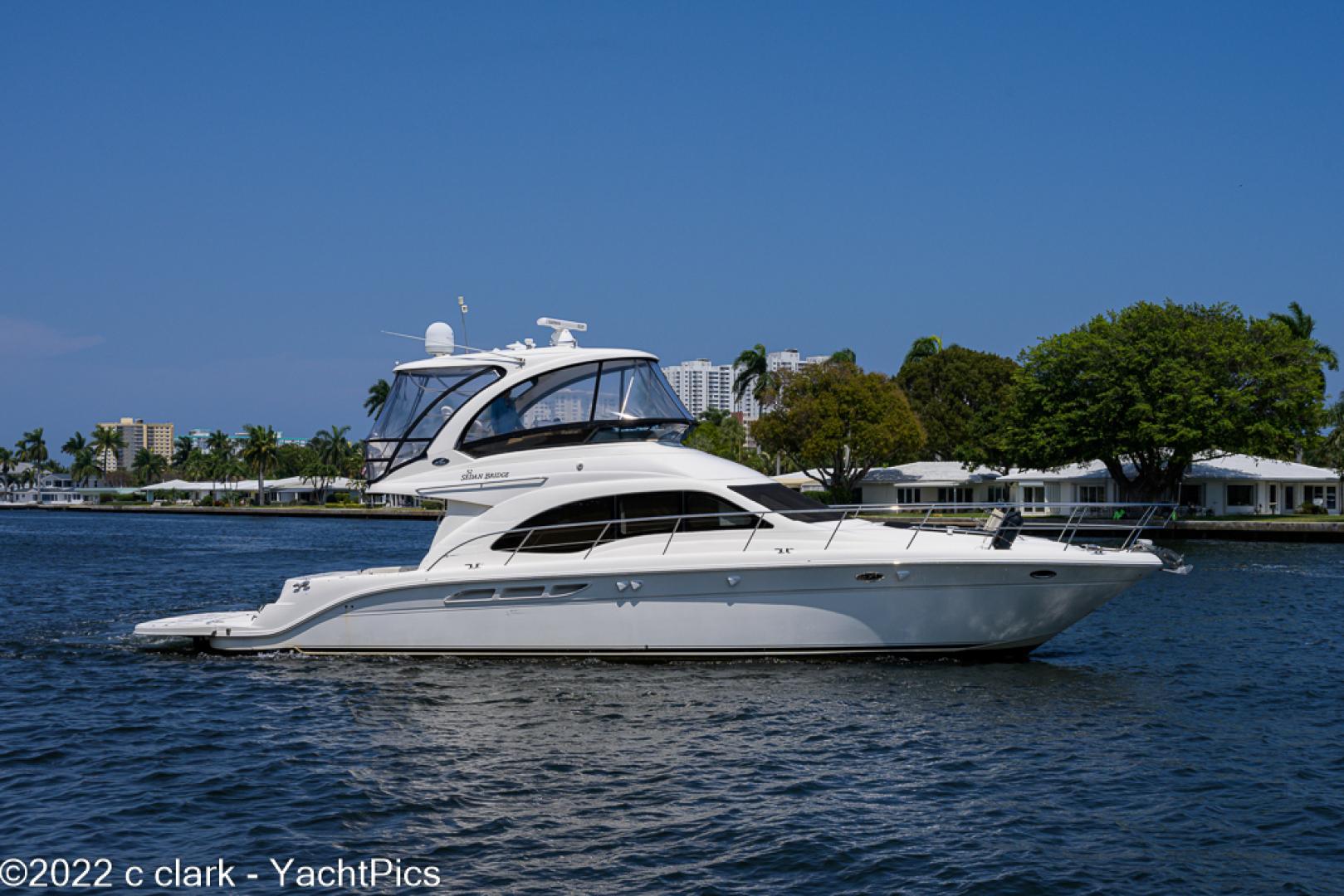  Yacht Photos Pics Sea Ray 52 - Exterior Profile