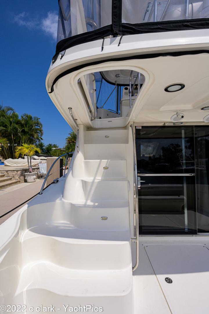 Sea Ray 52 - Drifter - Stairs to Flybridge