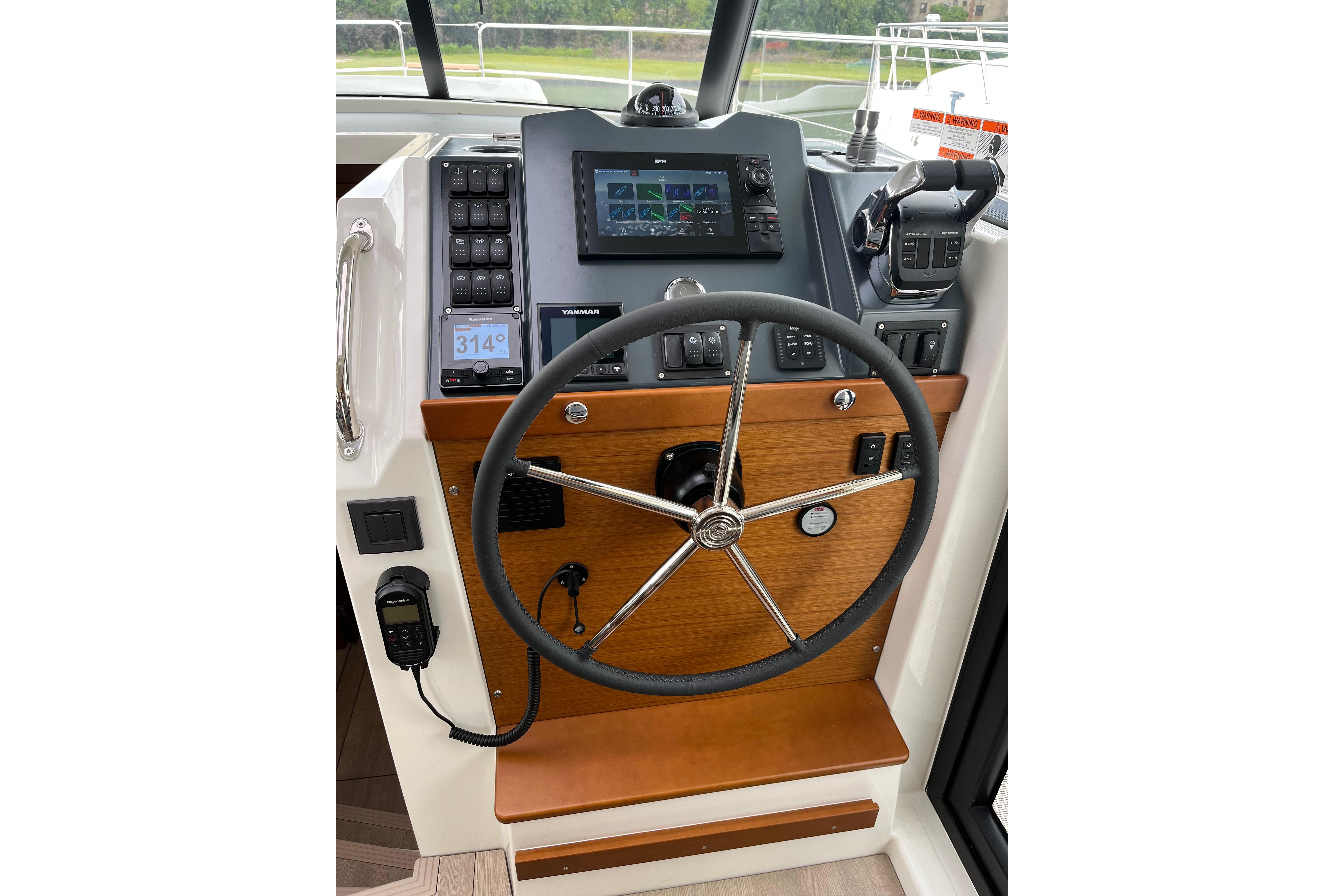 Yacht Photos Pics
