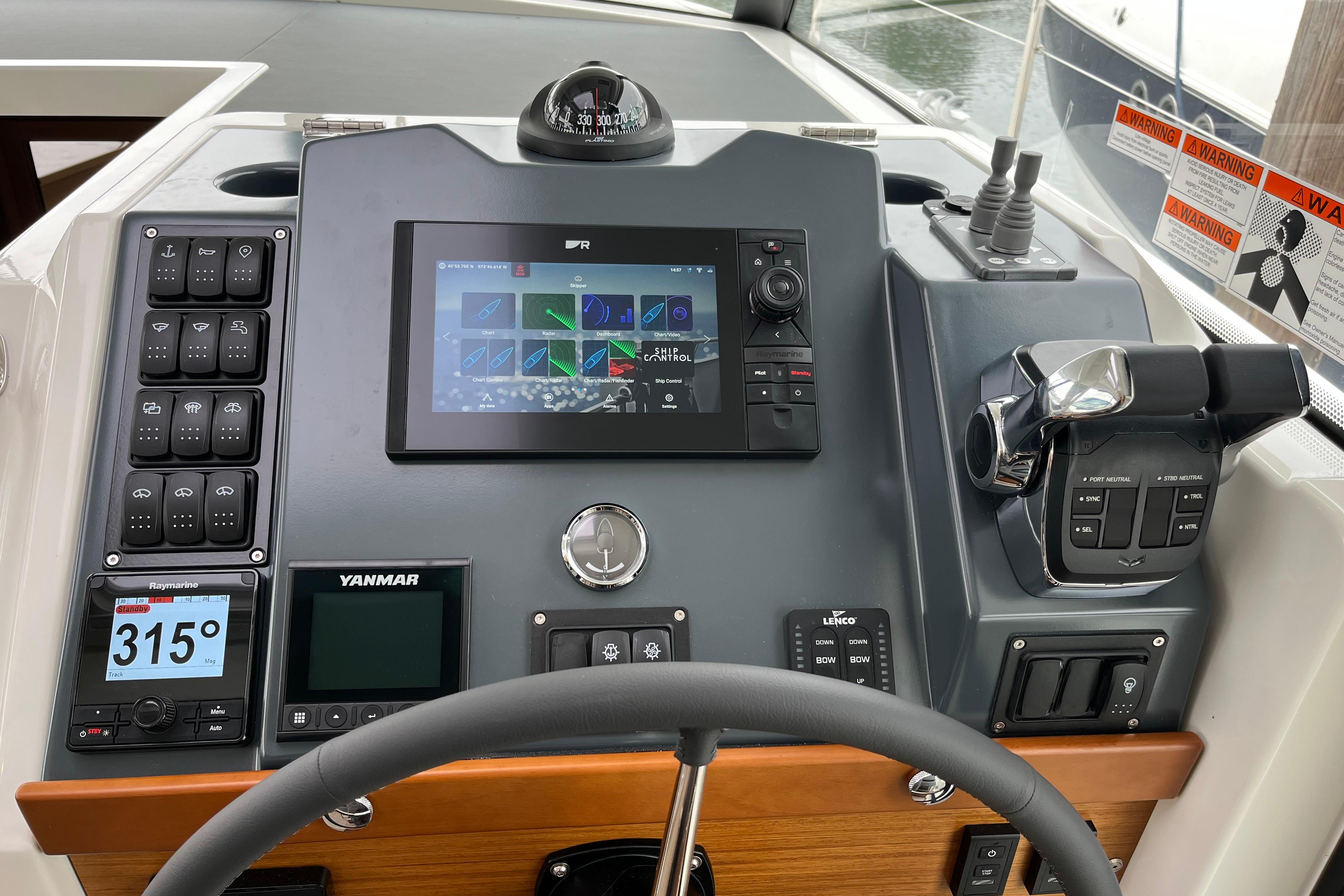 Yacht Photos Pics