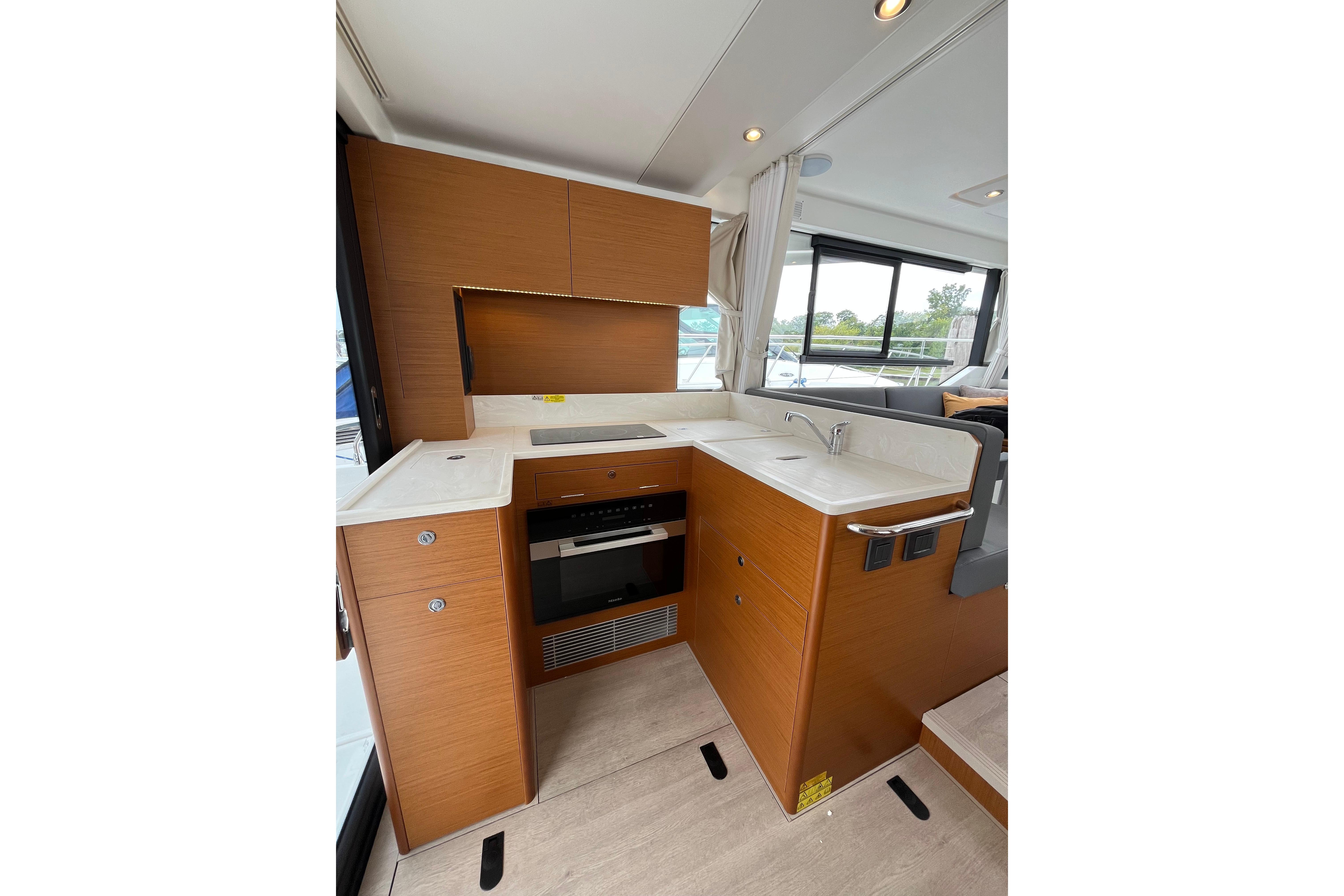 Yacht Photos Pics