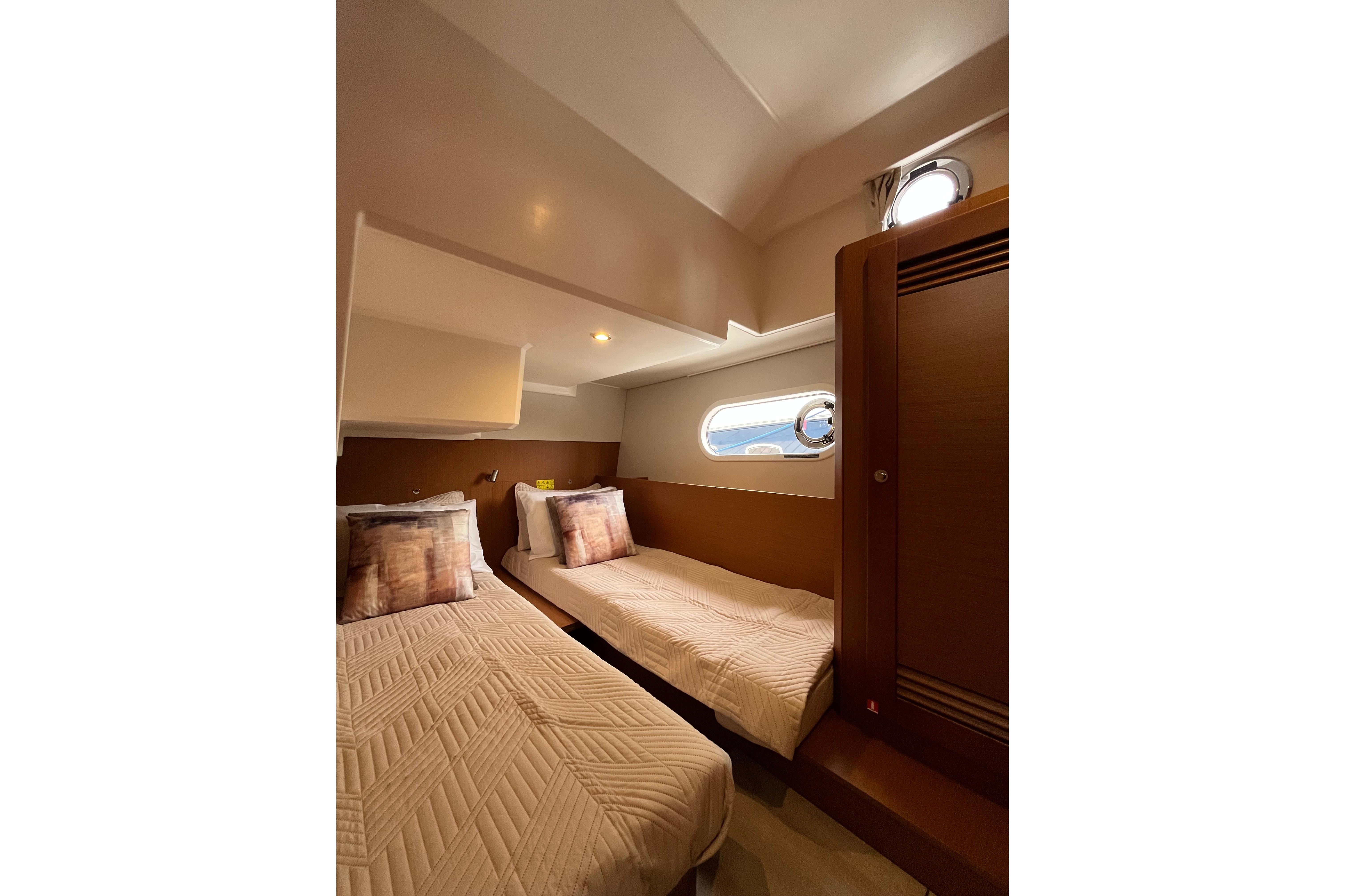 Yacht Photos Pics