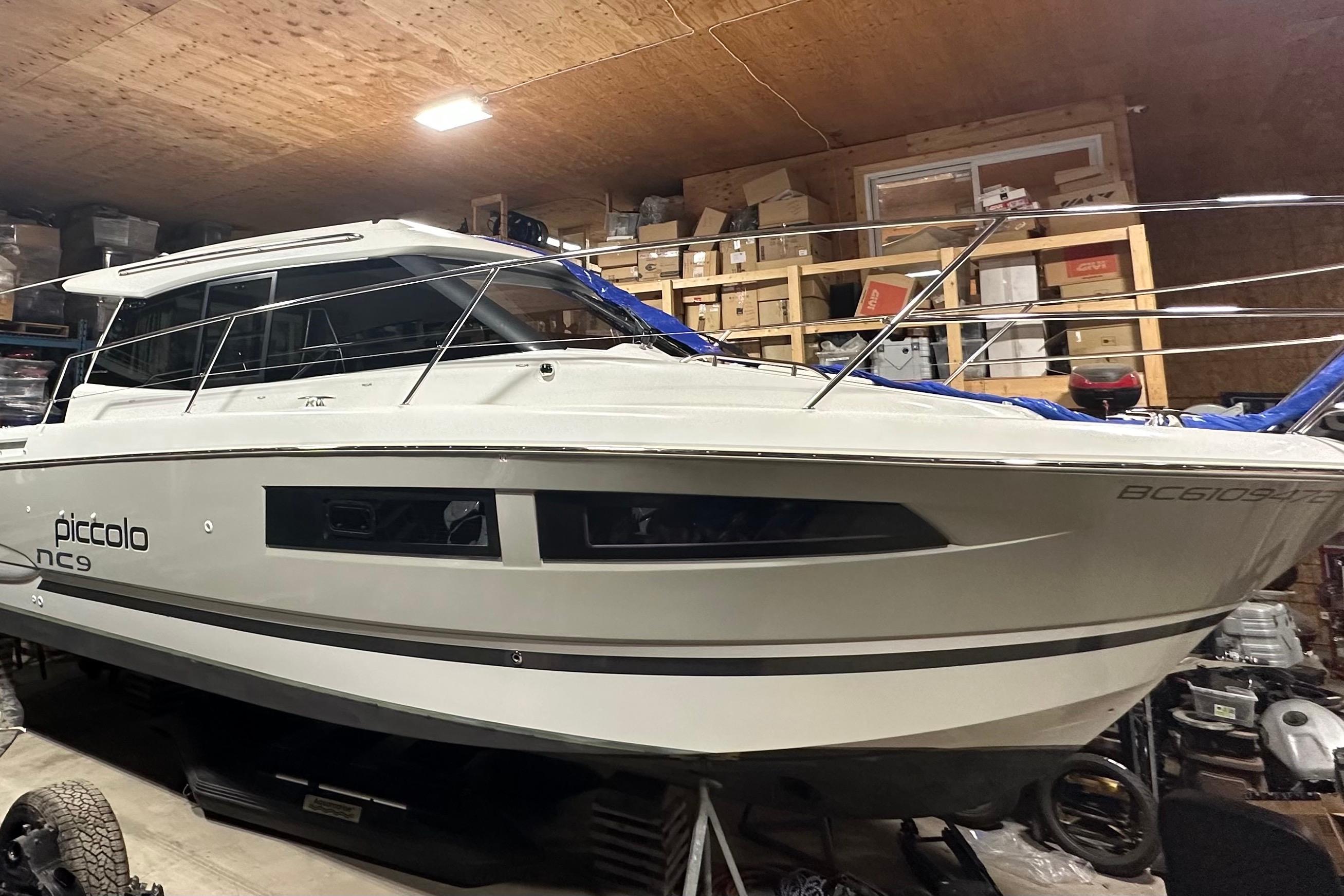 Vessel image loading...