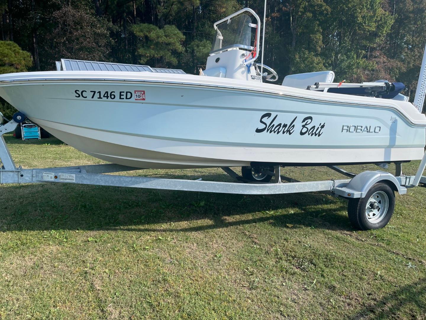 2020 Robalo R160 Center Console