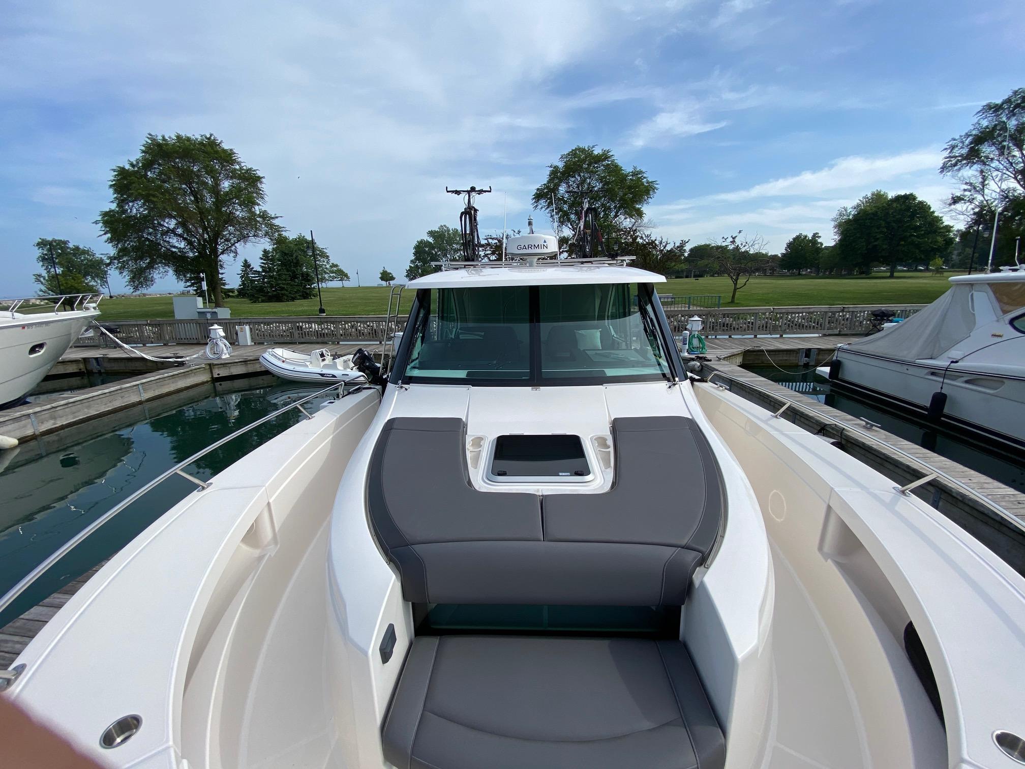 46 Tiara Yachts Q44 2017 HMY Yachts