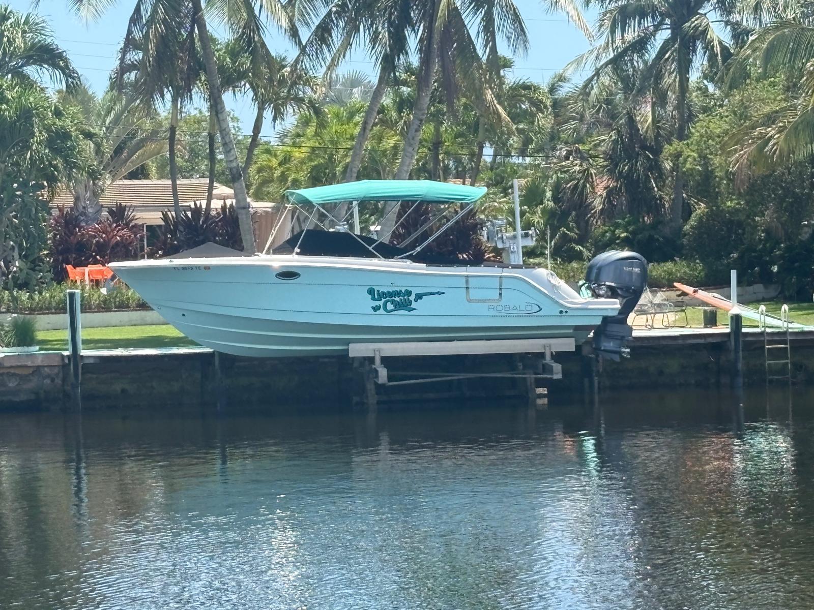 2022-robalo-r317-dual-console-power-9803125-20250520183950723-1_XLARGE