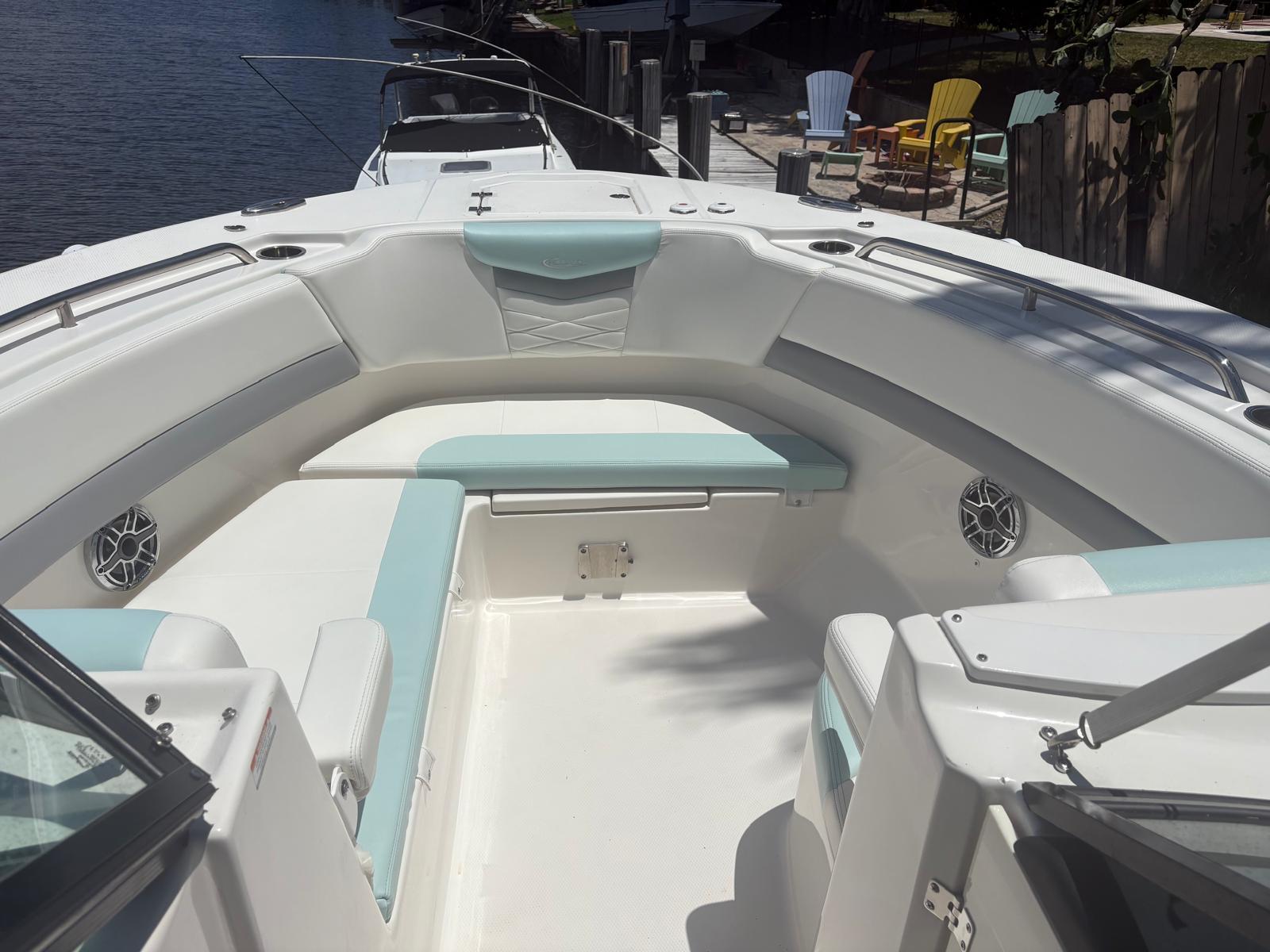 2022-robalo-r317-dual-console-power-9803125-20250520184020890-1_XLARGE