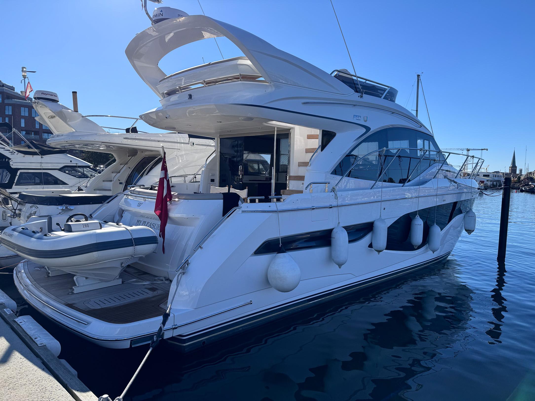 F50168 Yacht Photos Pics 