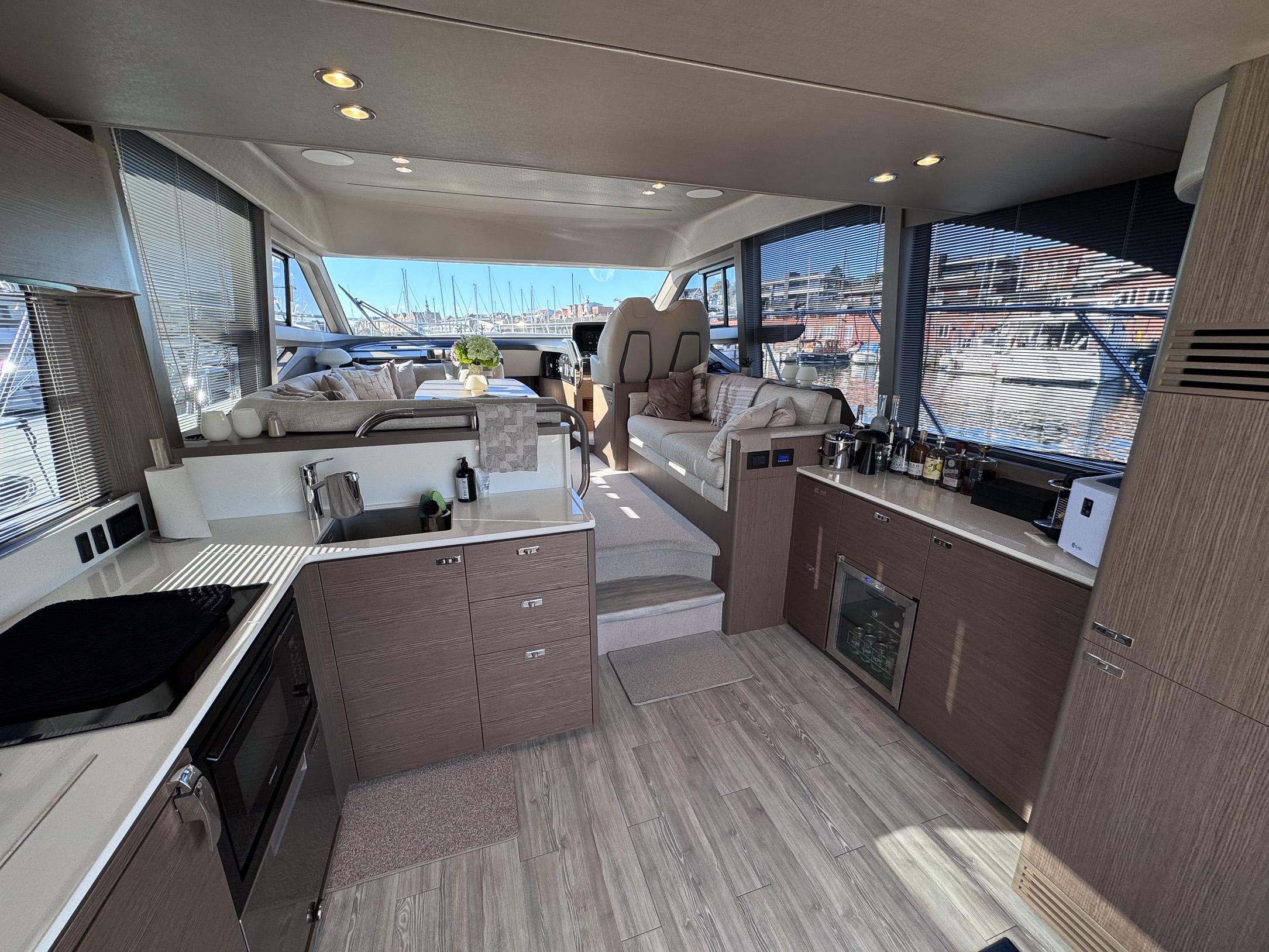 F50168 Yacht Photos Pics 