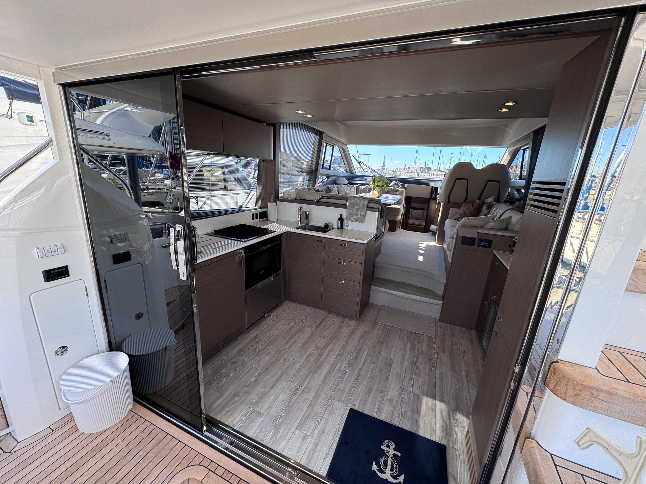 F50168 Yacht Photos Pics 