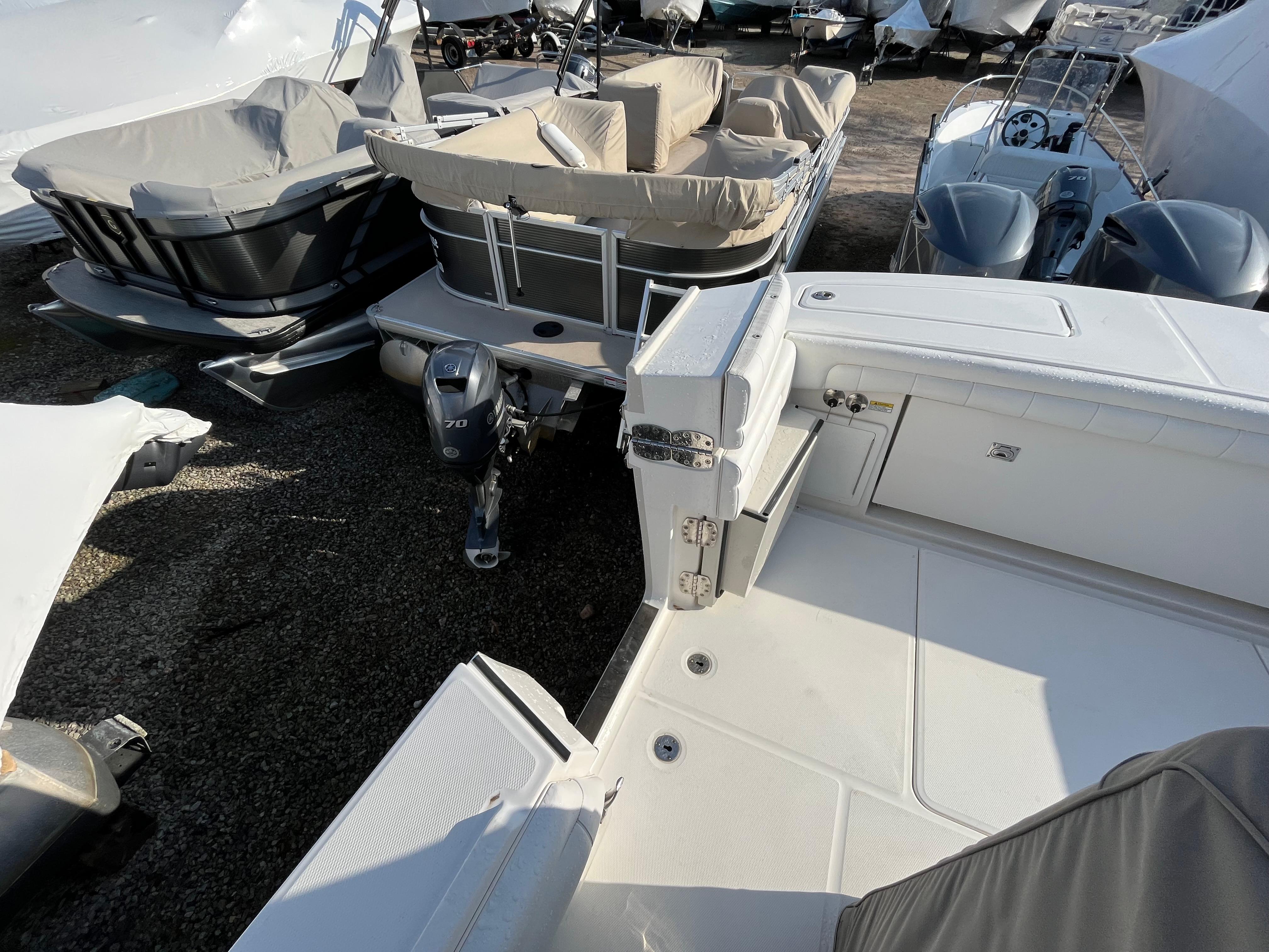 2018 Regulator 31 Photo