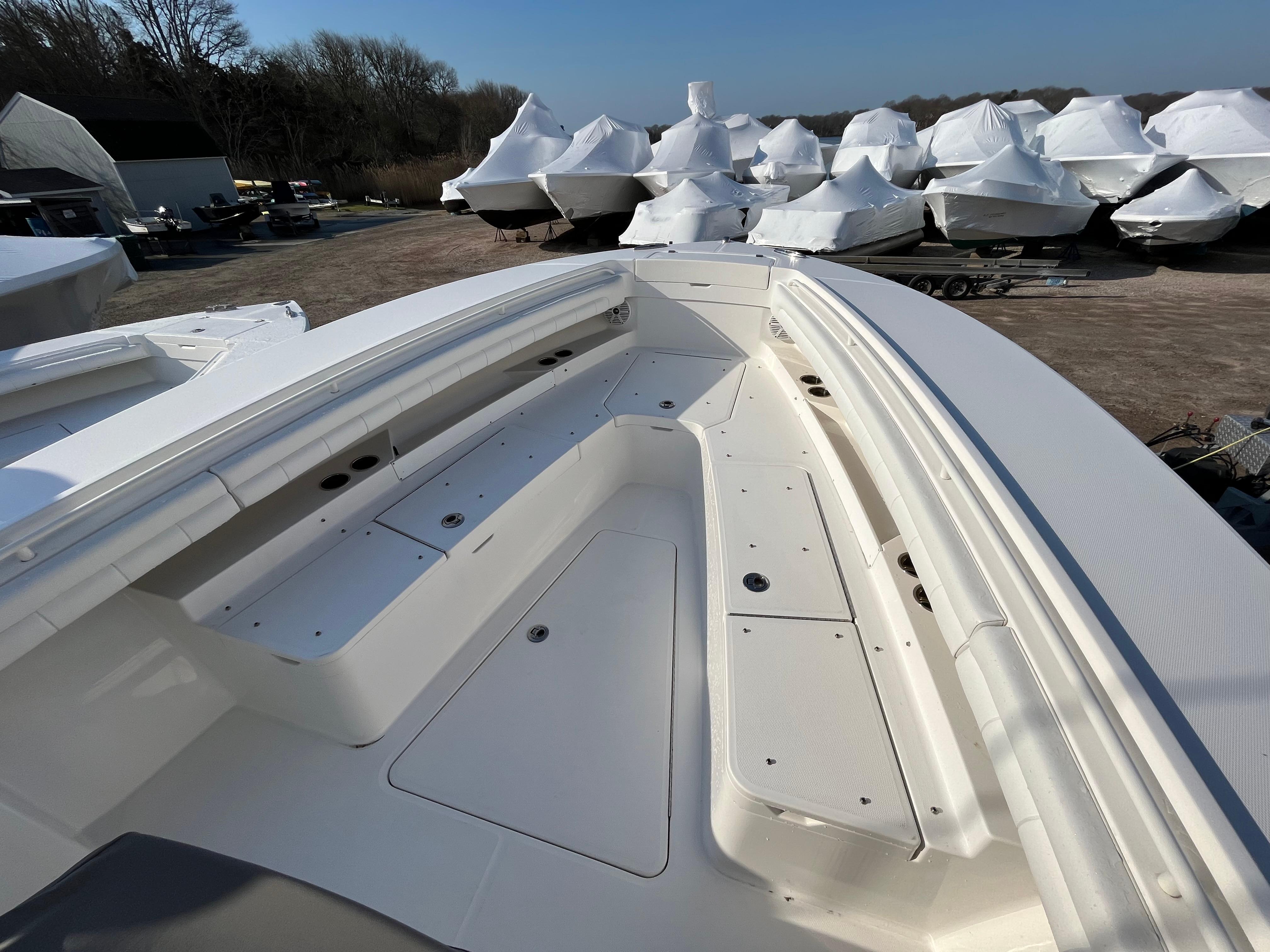 2018 Regulator 31 Photo