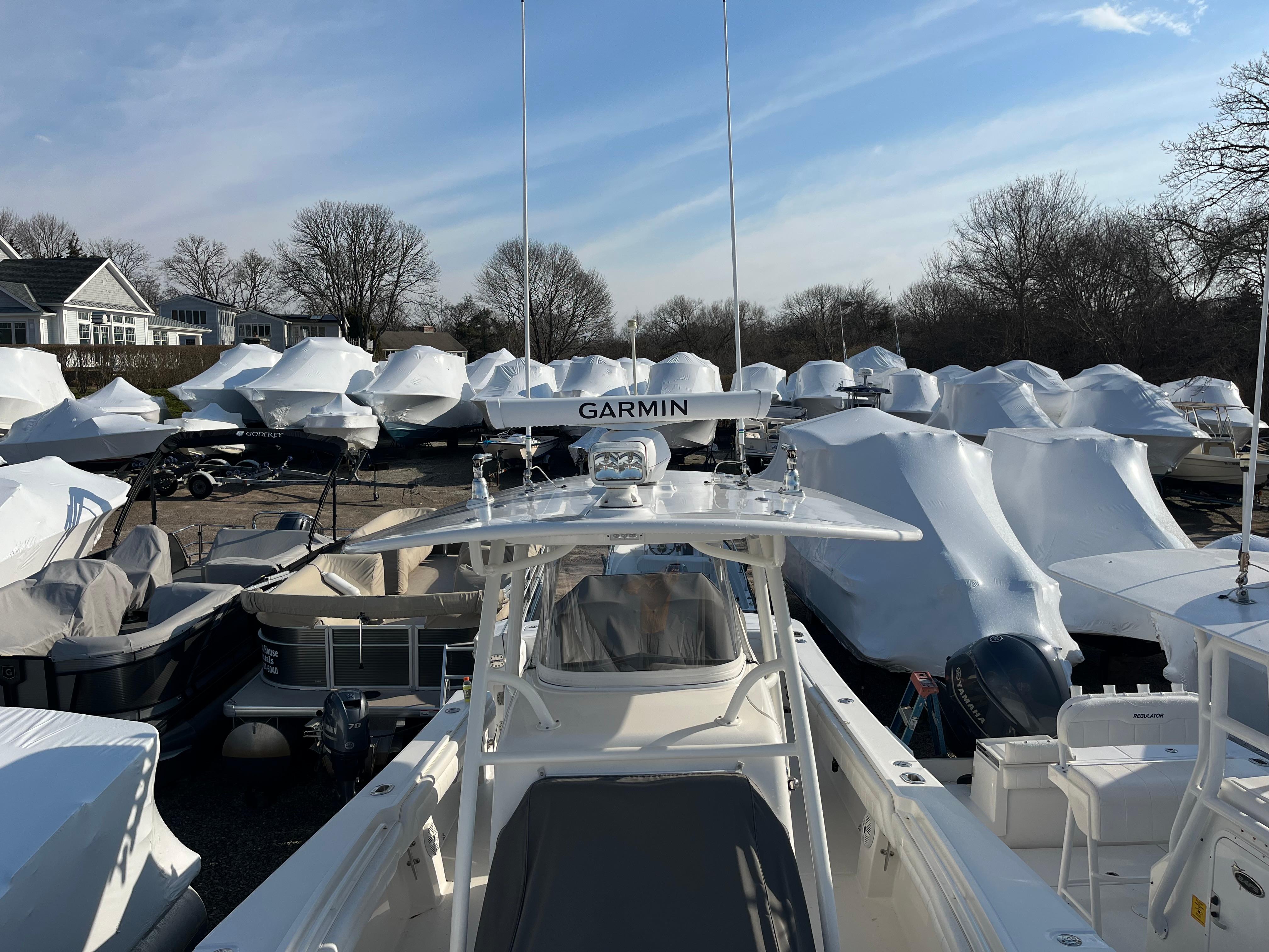 2018 Regulator 31 Photo