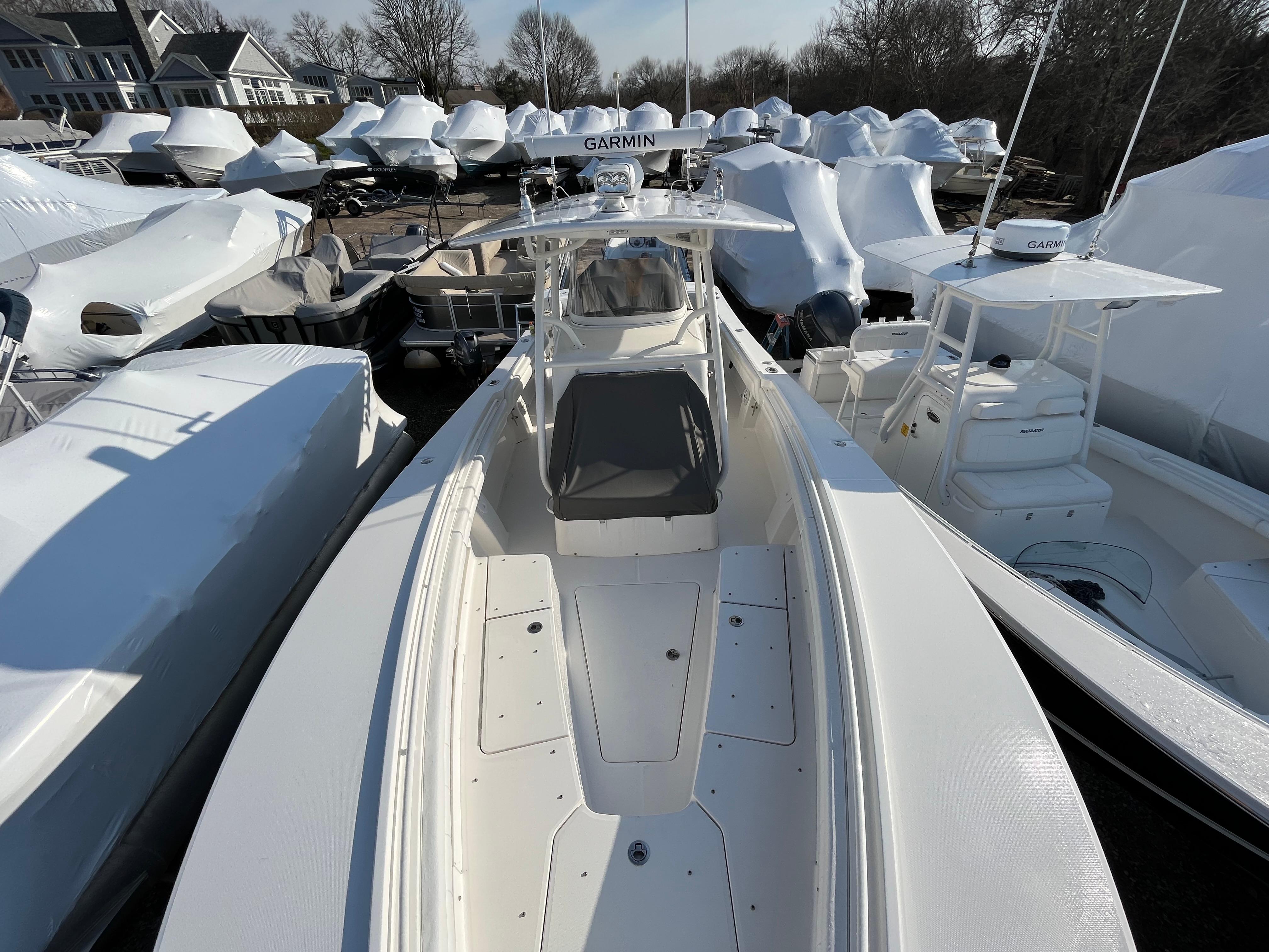 2018 Regulator 31 Photo