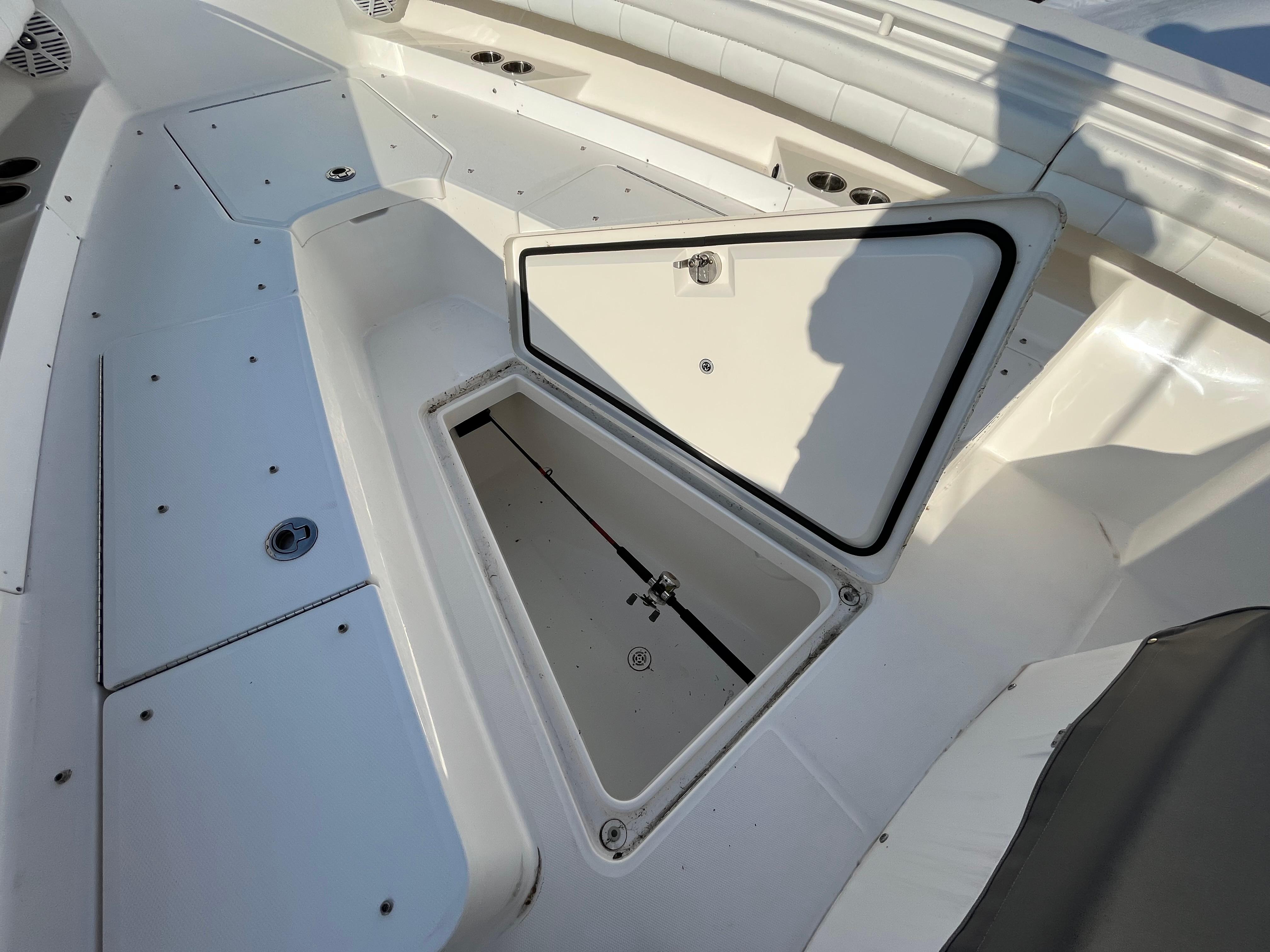 2018 Regulator 31 Photo
