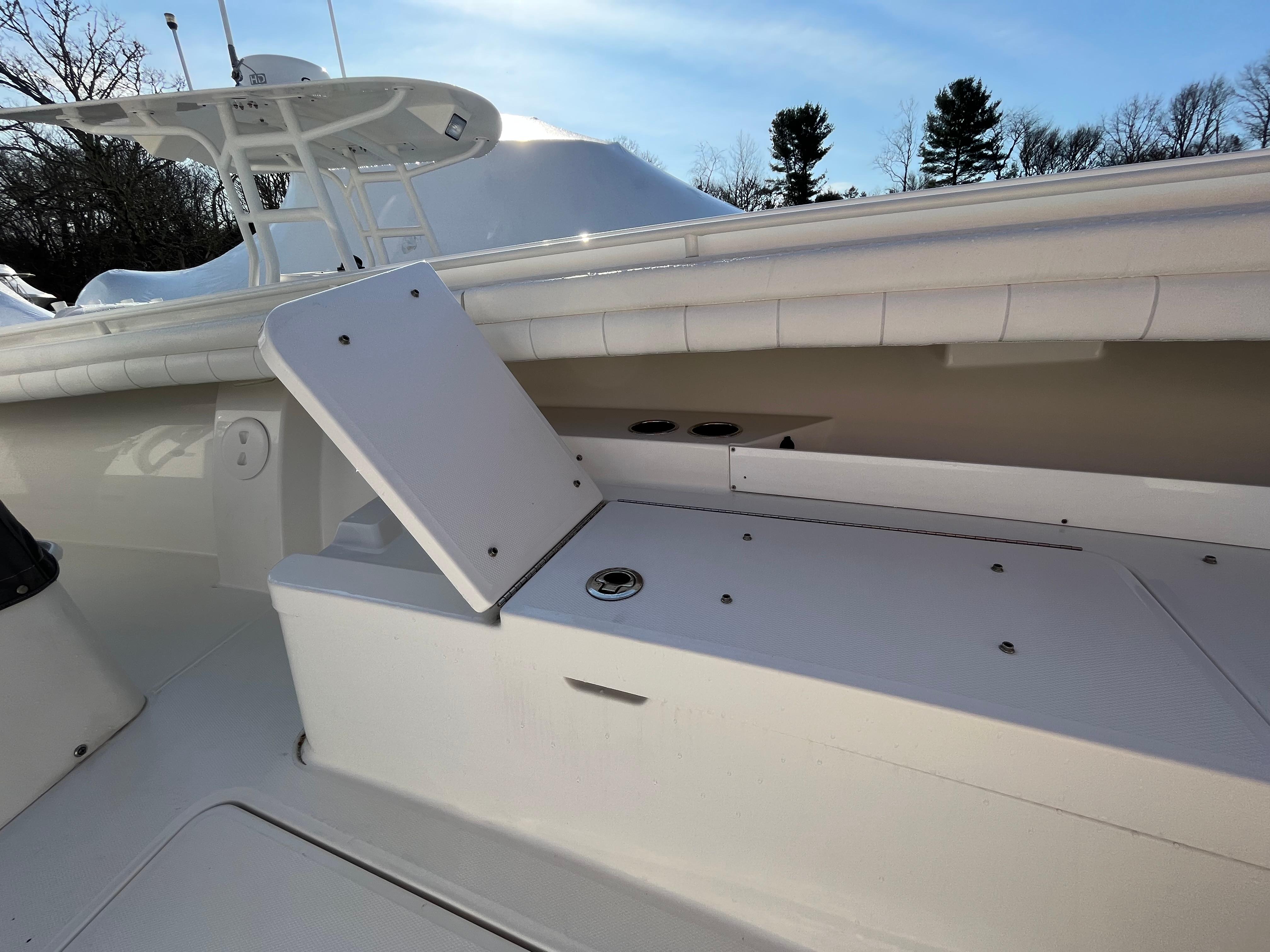 2018 Regulator 31 Photo