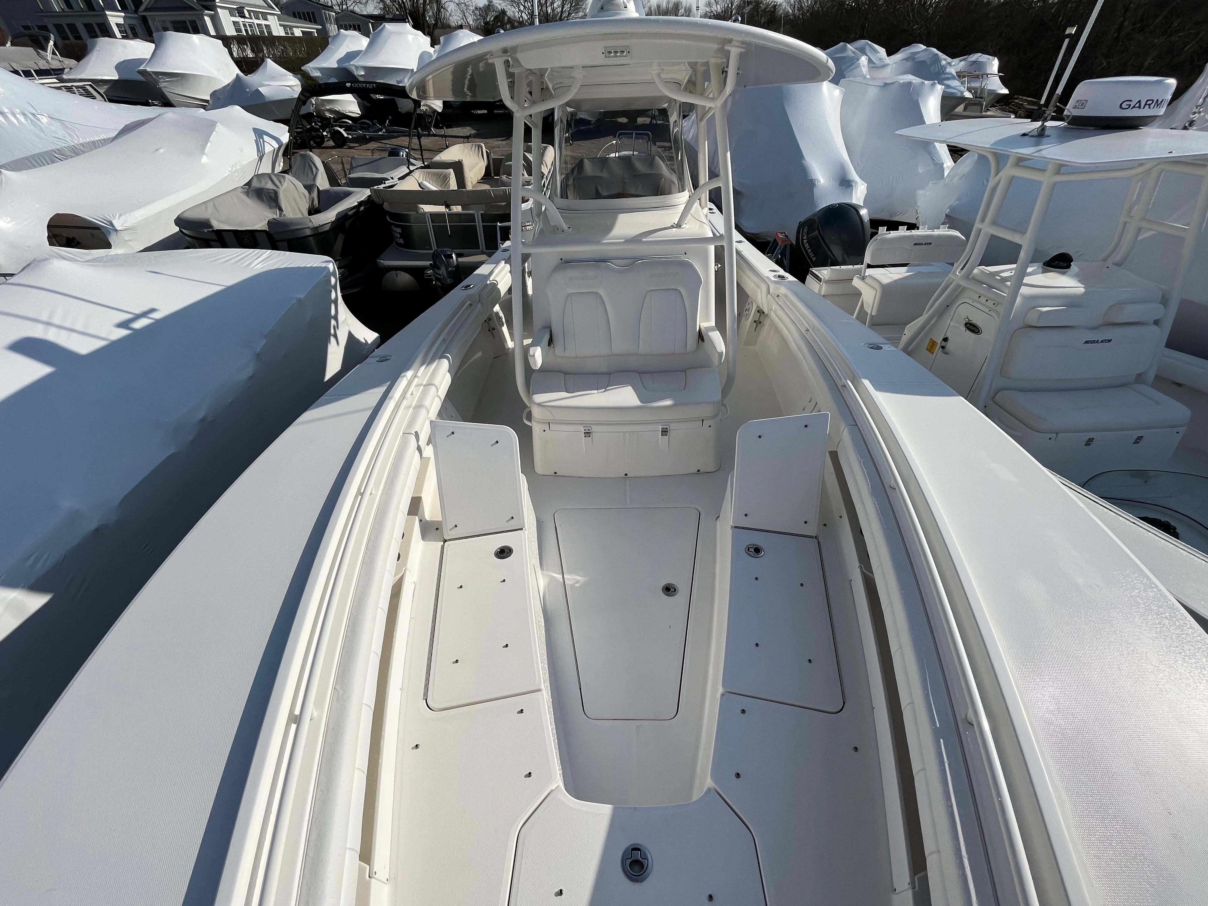 2018 Regulator 31 Photo