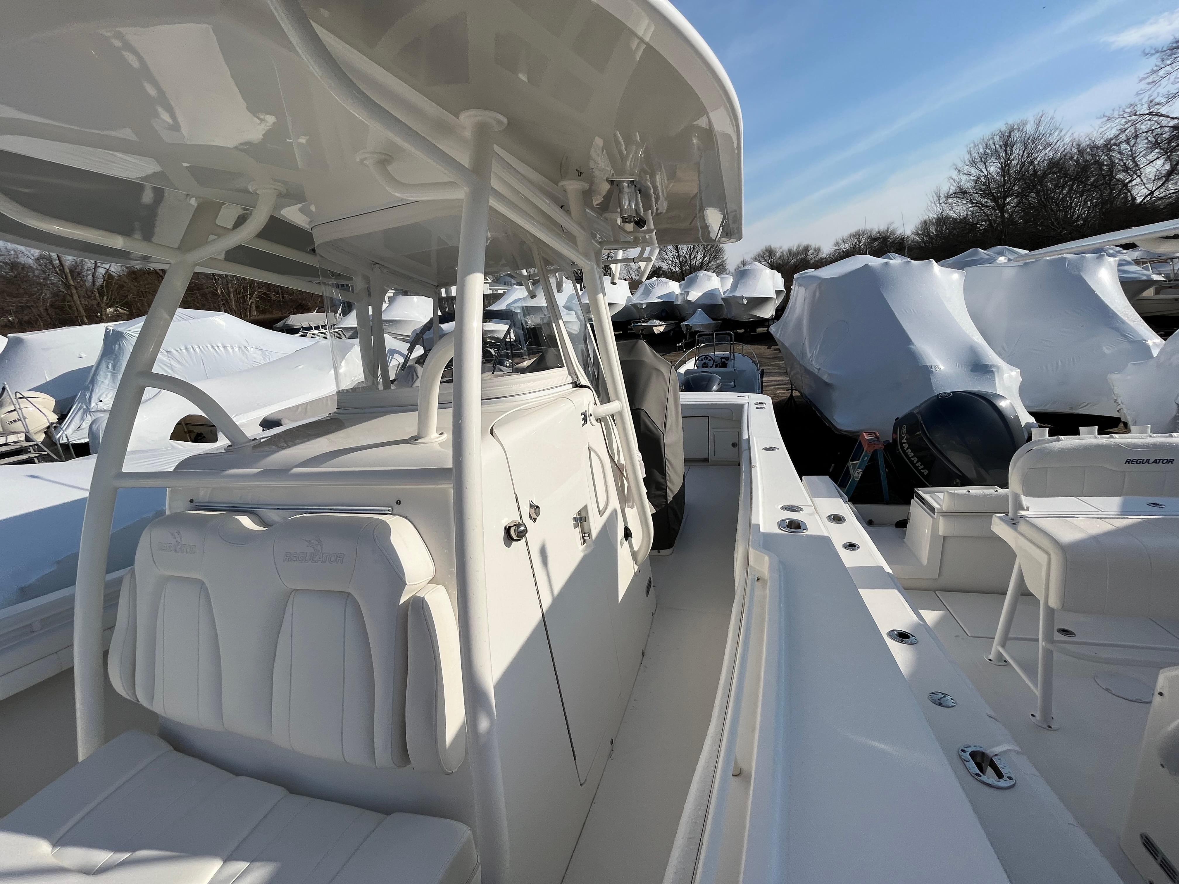 2018 Regulator 31 Photo