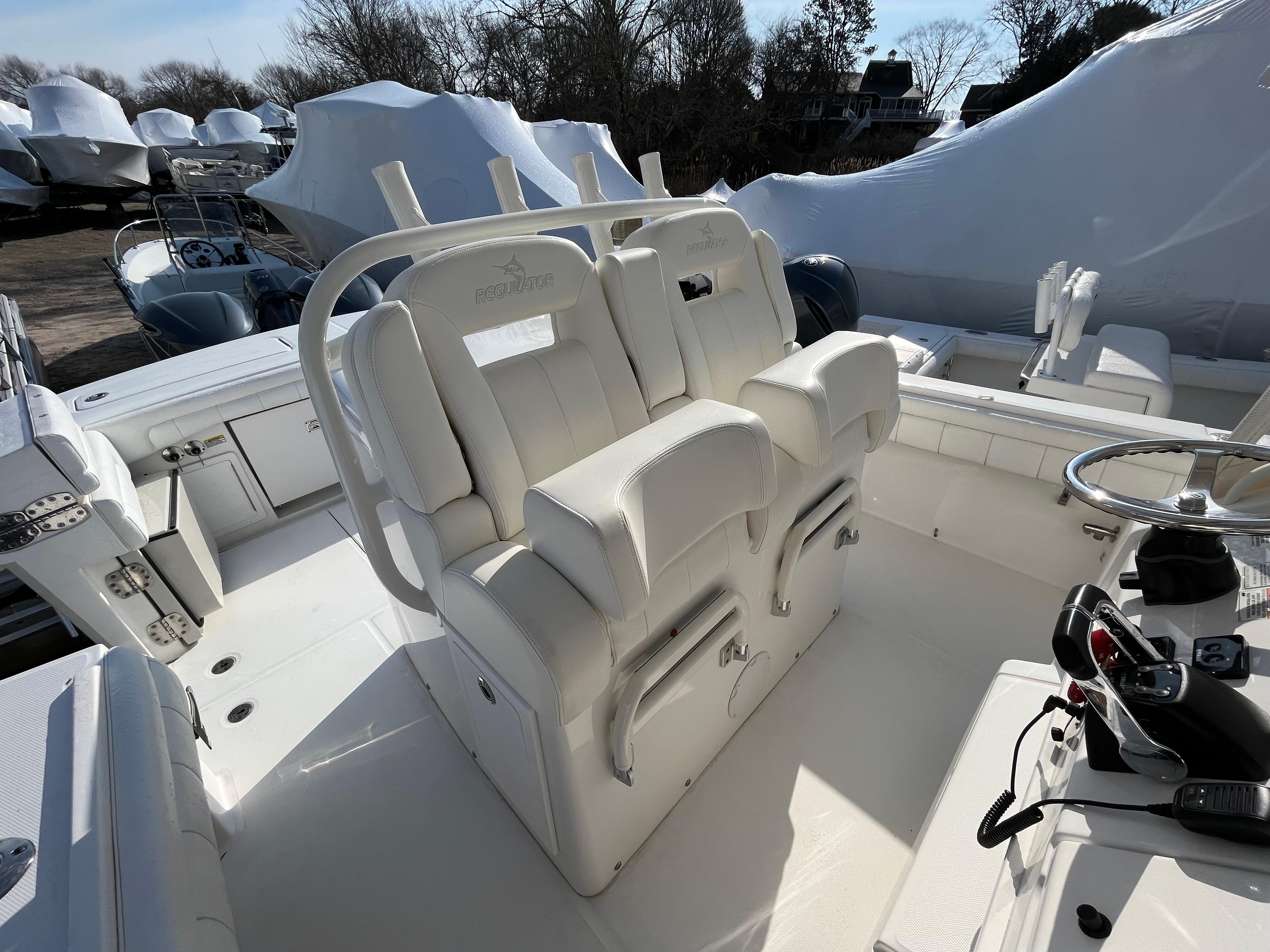 2018 Regulator 31 Photo