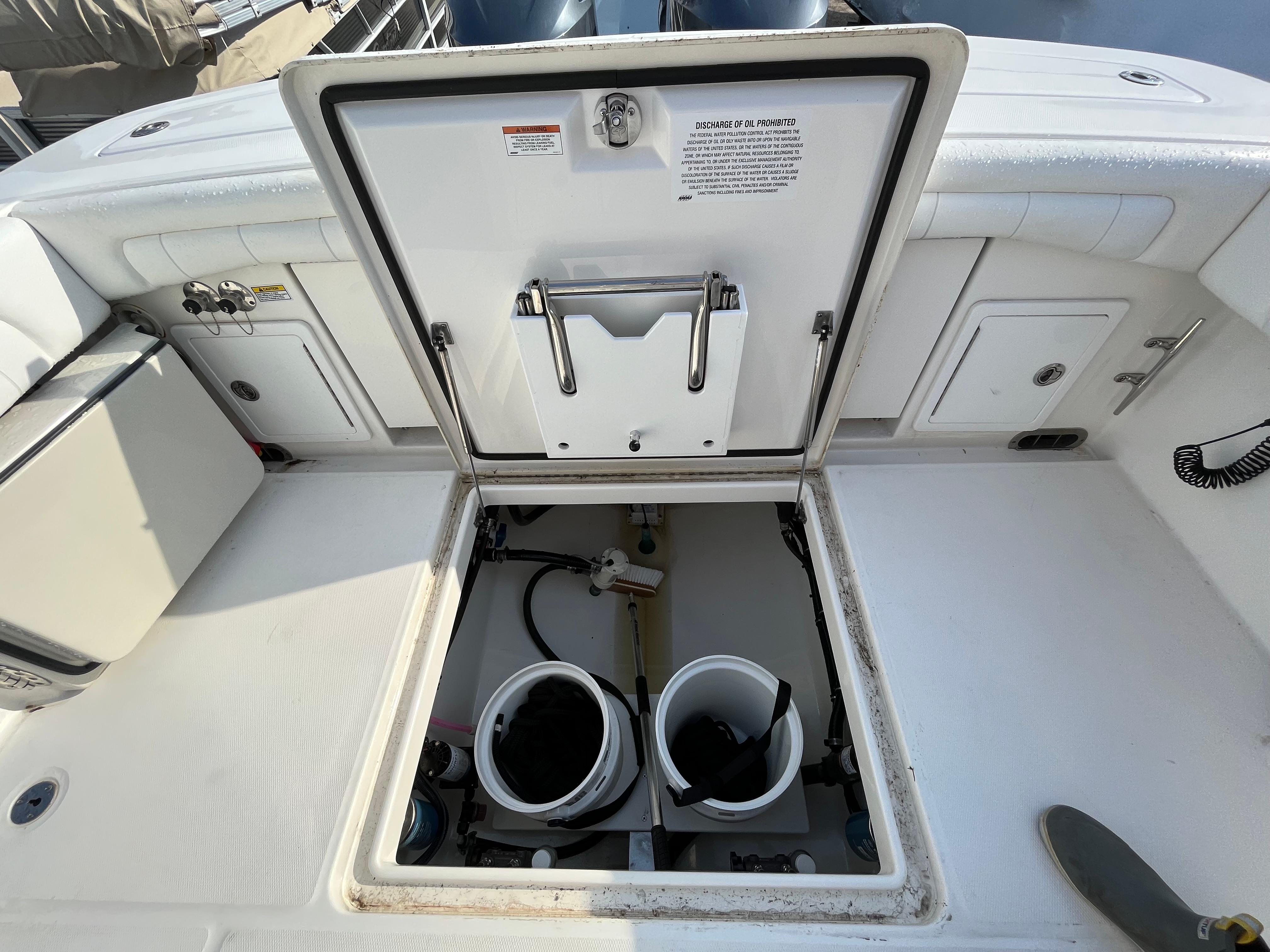 2018 Regulator 31 Photo