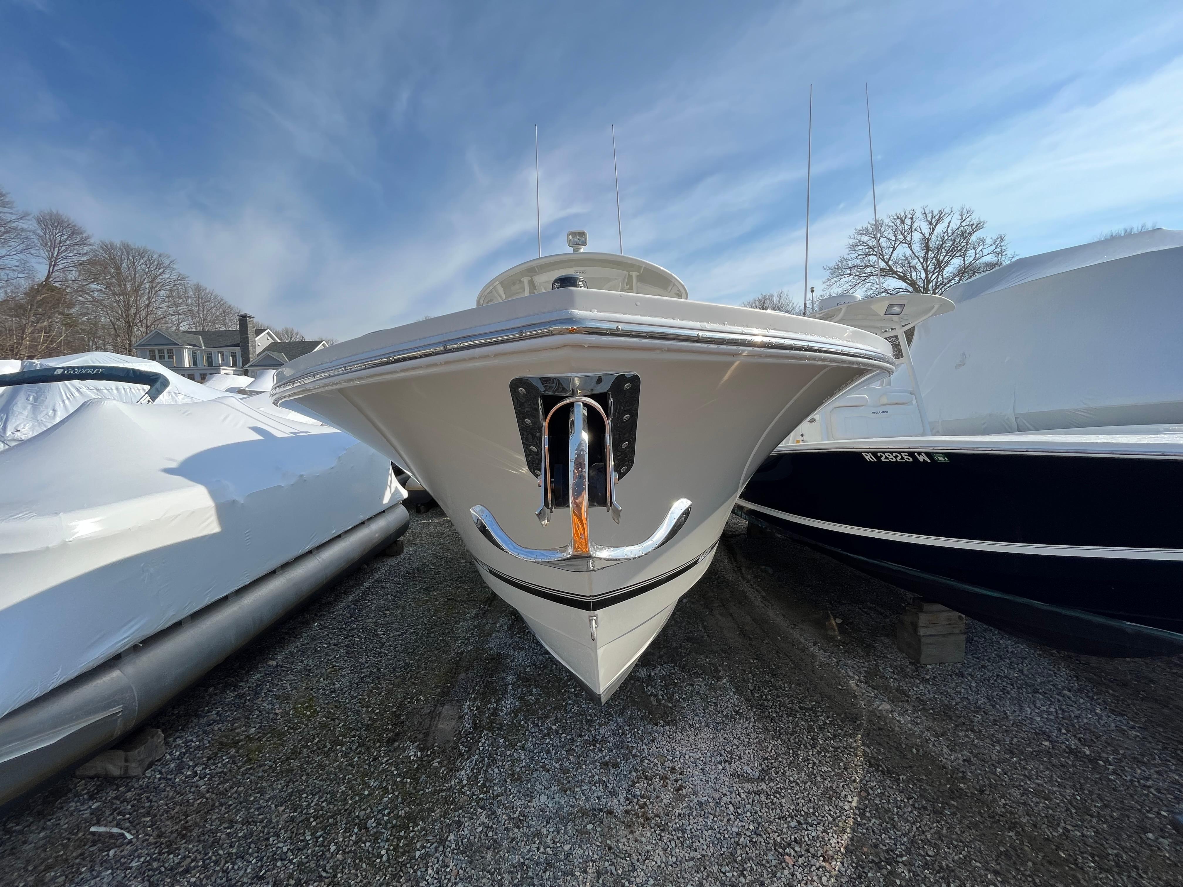 2018 Regulator 31 Photo