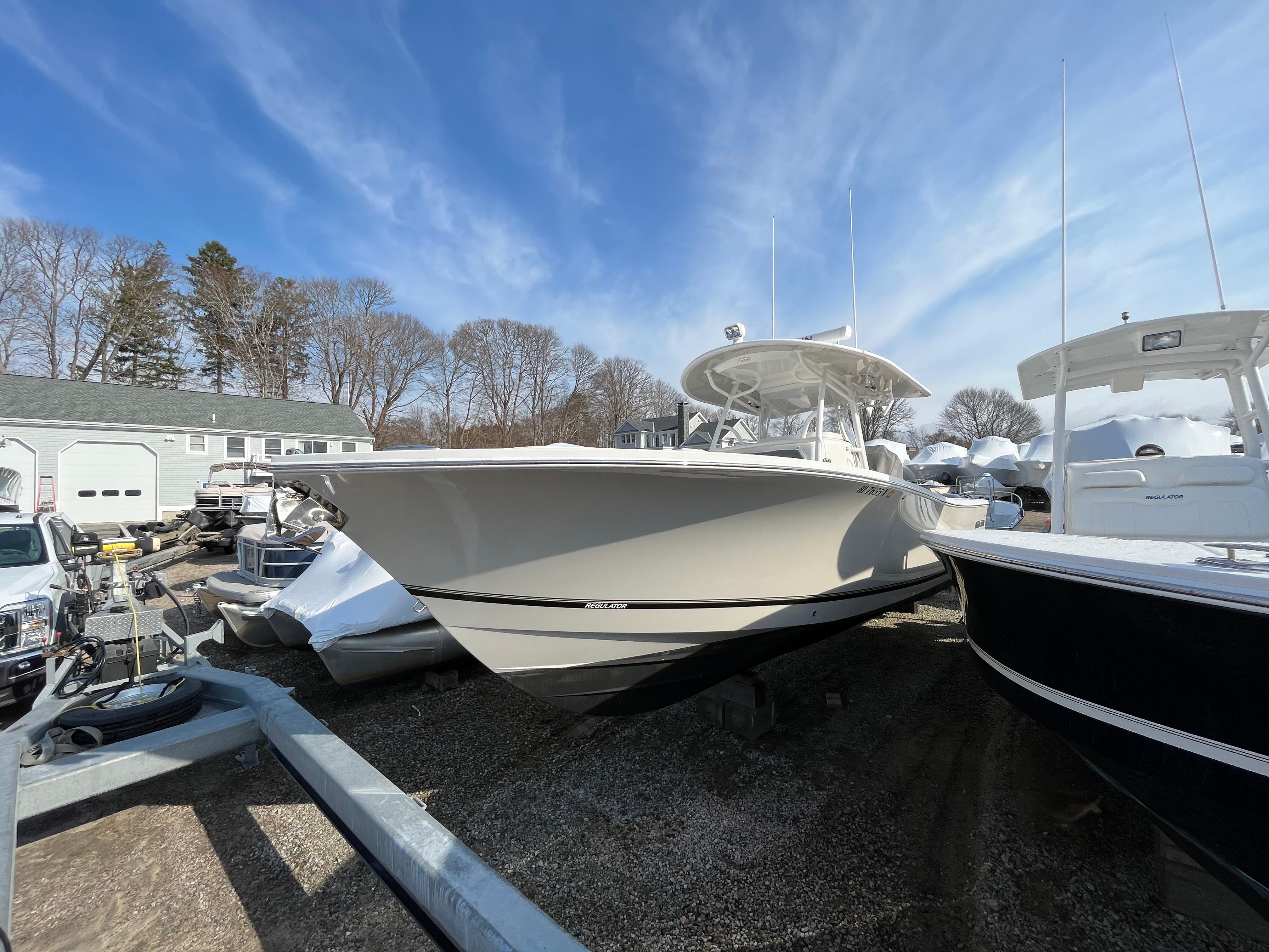 2018 Regulator 31 Photo