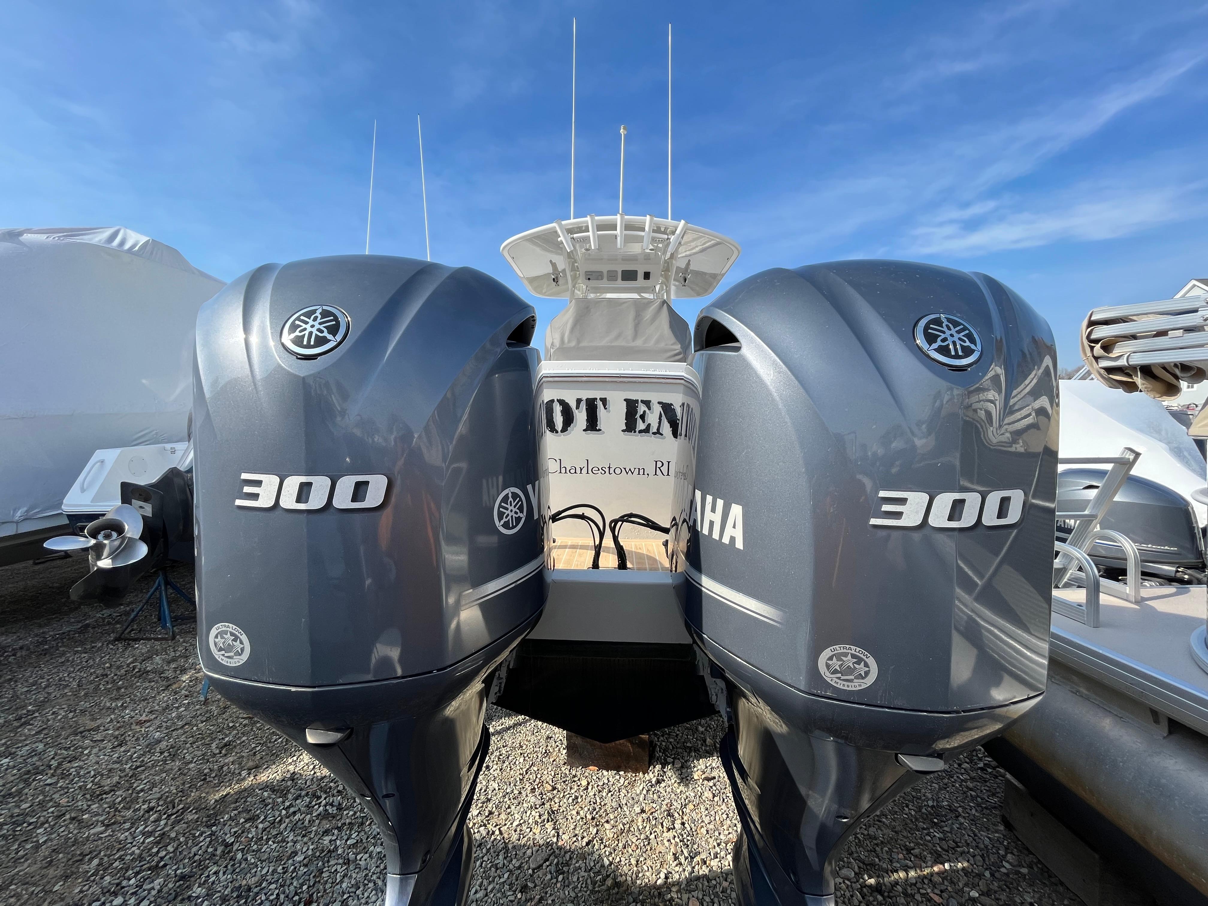 2018 Regulator 31 Photo