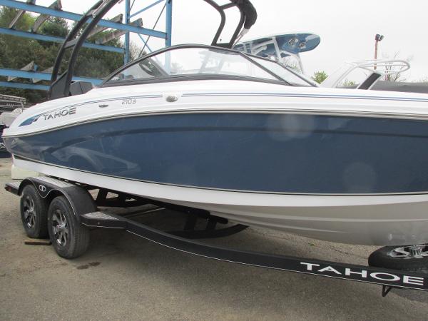 2021 Tahoe boat for sale, model of the boat is 210S & Image # 6 of 21