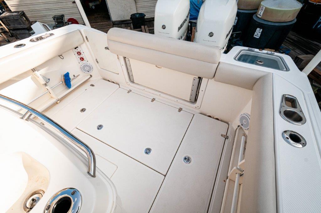 2018 Boston Whaler 280 Outrage Cockpit 3