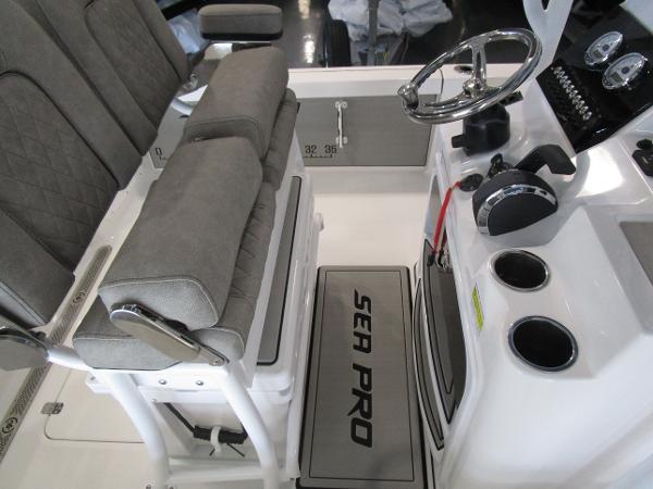 2021 Sea Pro boat for sale, model of the boat is 248 DLX BAY & Image # 15 of 34