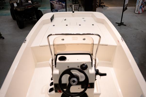 2022 Mako boat for sale, model of the boat is Pro Skiff 17 CC & Image # 6 of 33