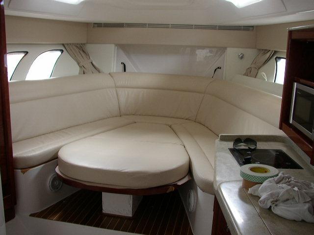 Intrepid 475 SY convertible dinette