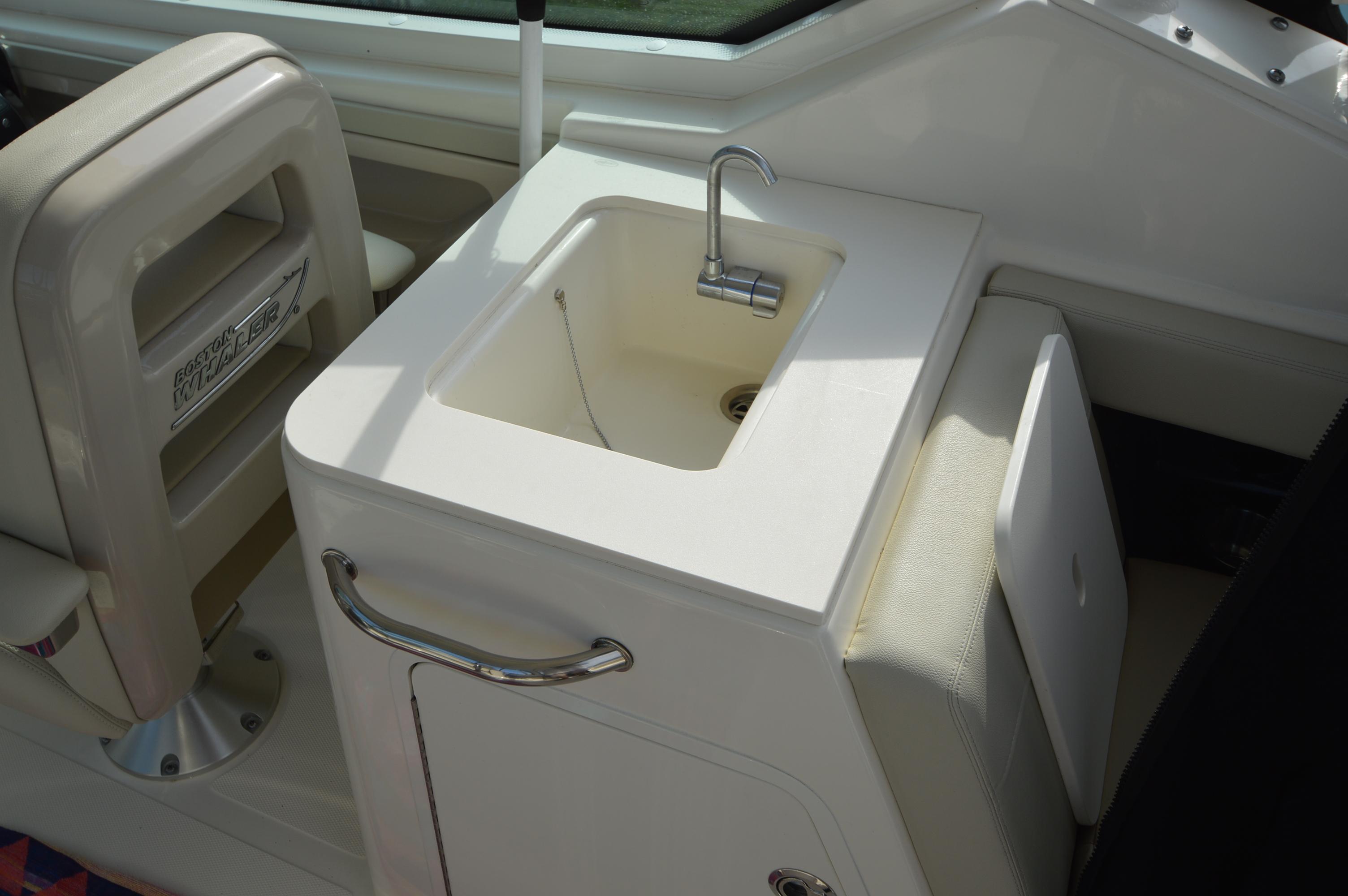 2022-boston-whaler-280-vantage-power-9743159-976016503-0-010420250715-18