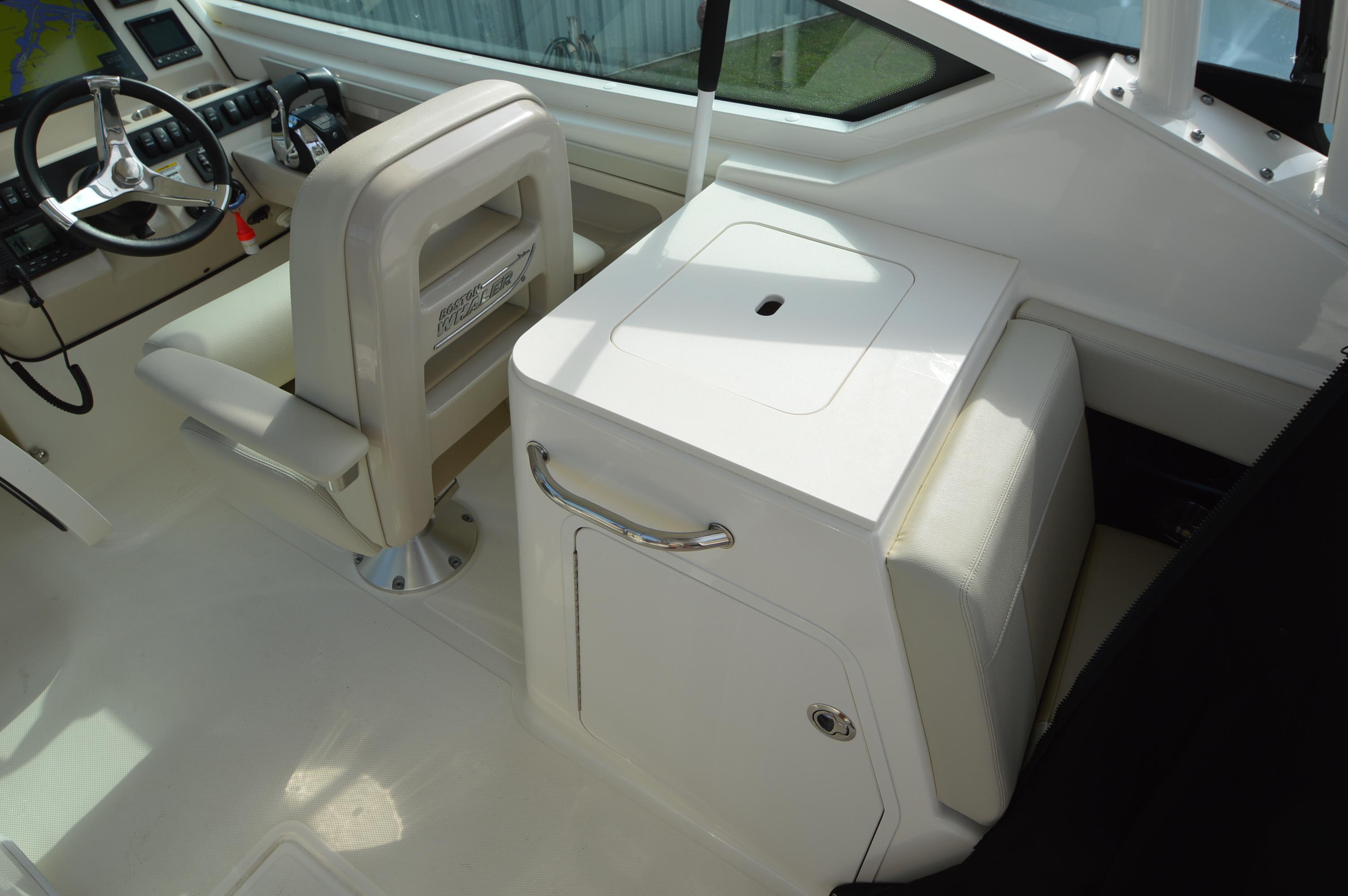 2022-boston-whaler-280-vantage-power-9743159-976016504-0-010420250715-19