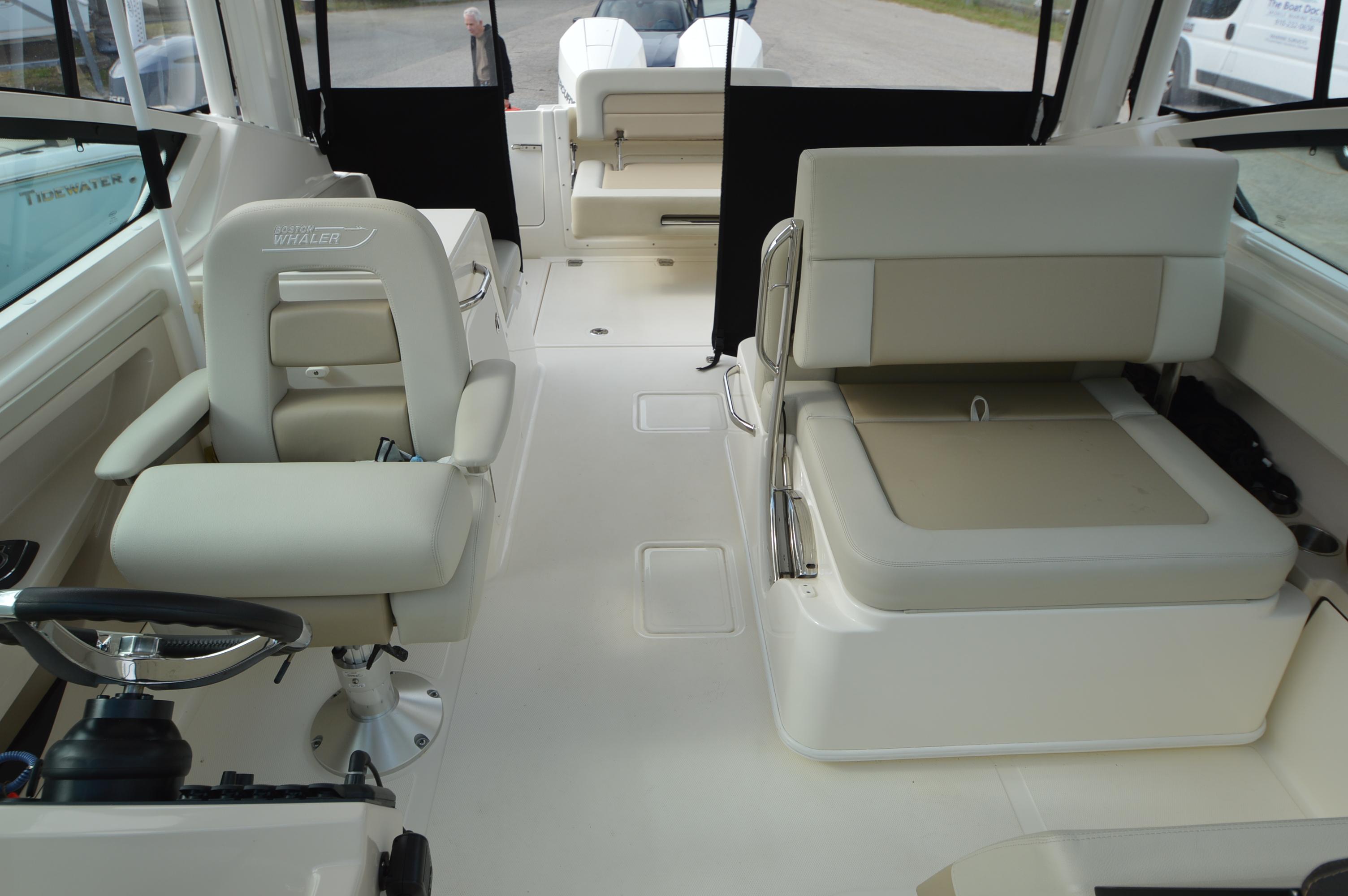2022-boston-whaler-280-vantage-power-9743159-976016517-0-010420250716-32