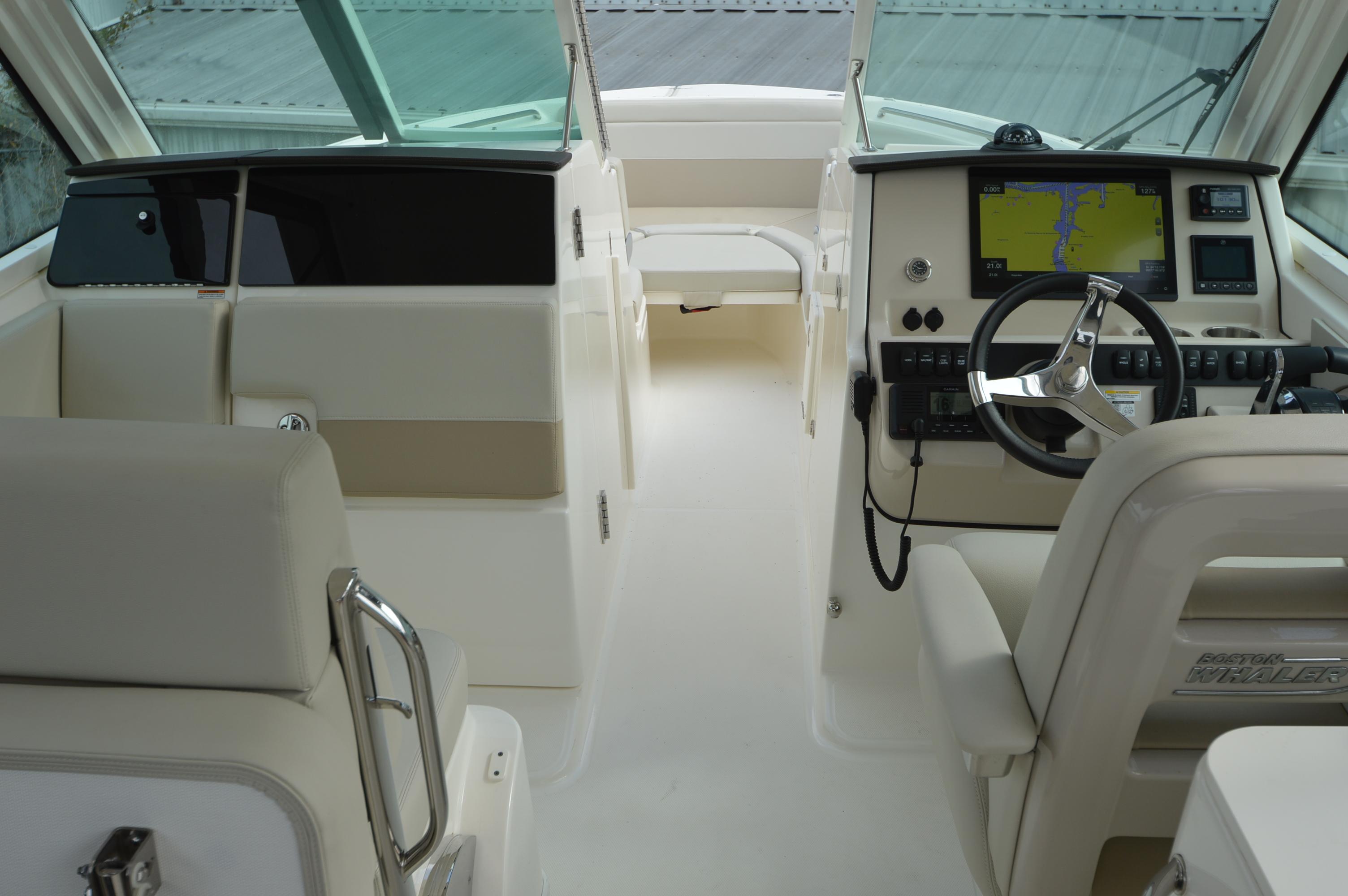 2022-boston-whaler-280-vantage-power-9743159-976016518-0-010420250716-33