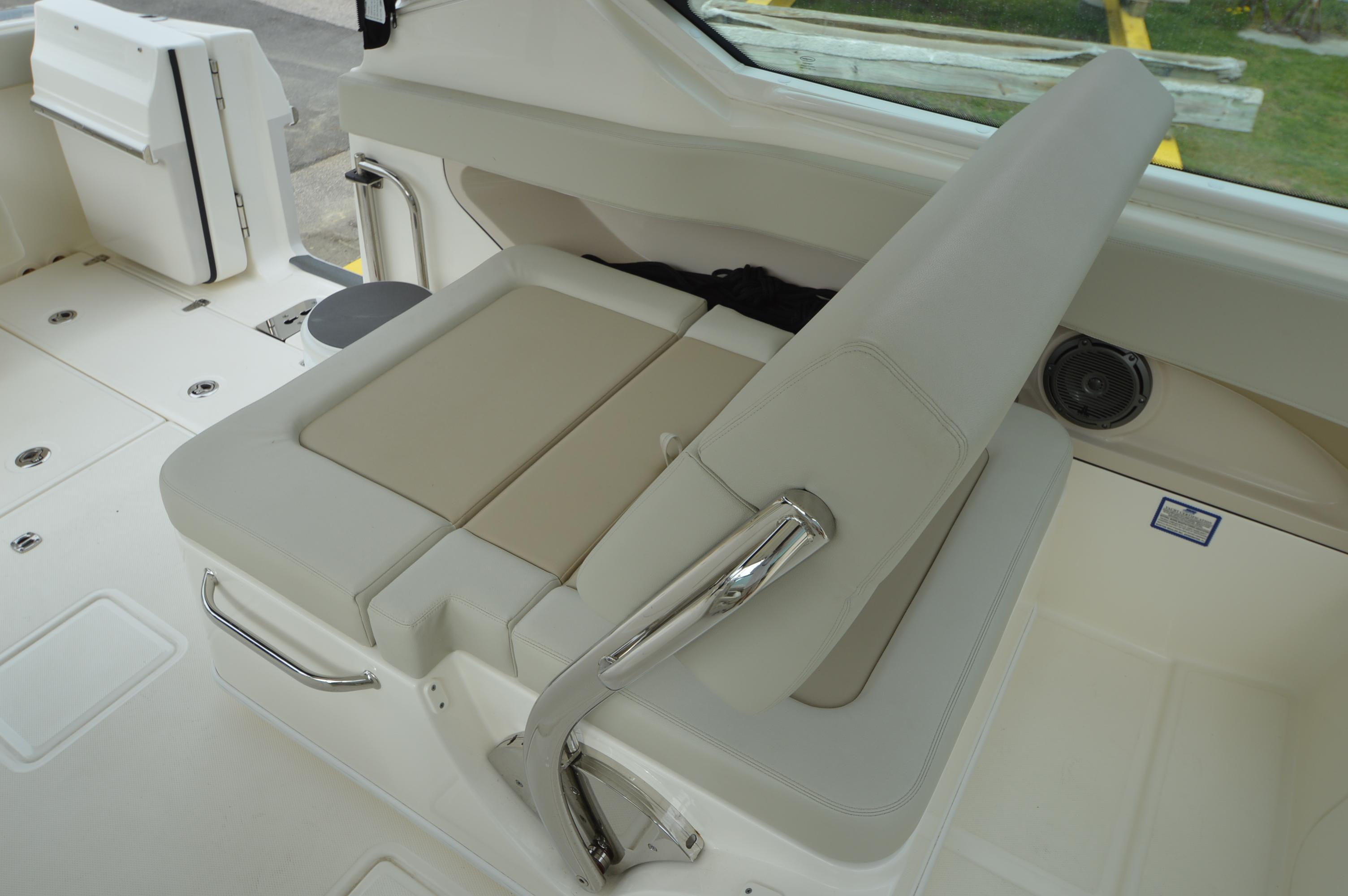 2022-boston-whaler-280-vantage-power-9743159-976016525-0-010420250716-40