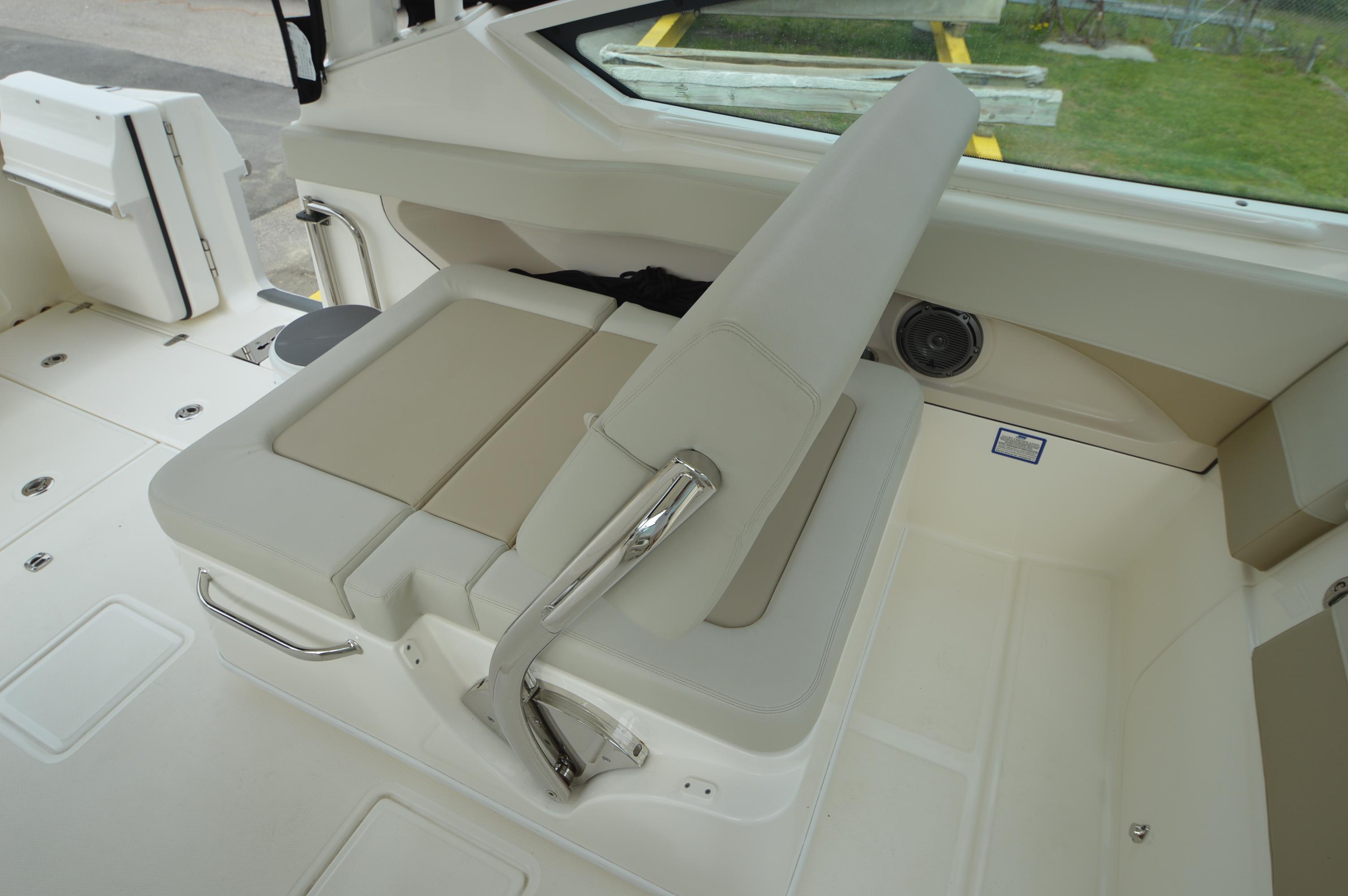 2022-boston-whaler-280-vantage-power-9743159-976016526-0-010420250716-41