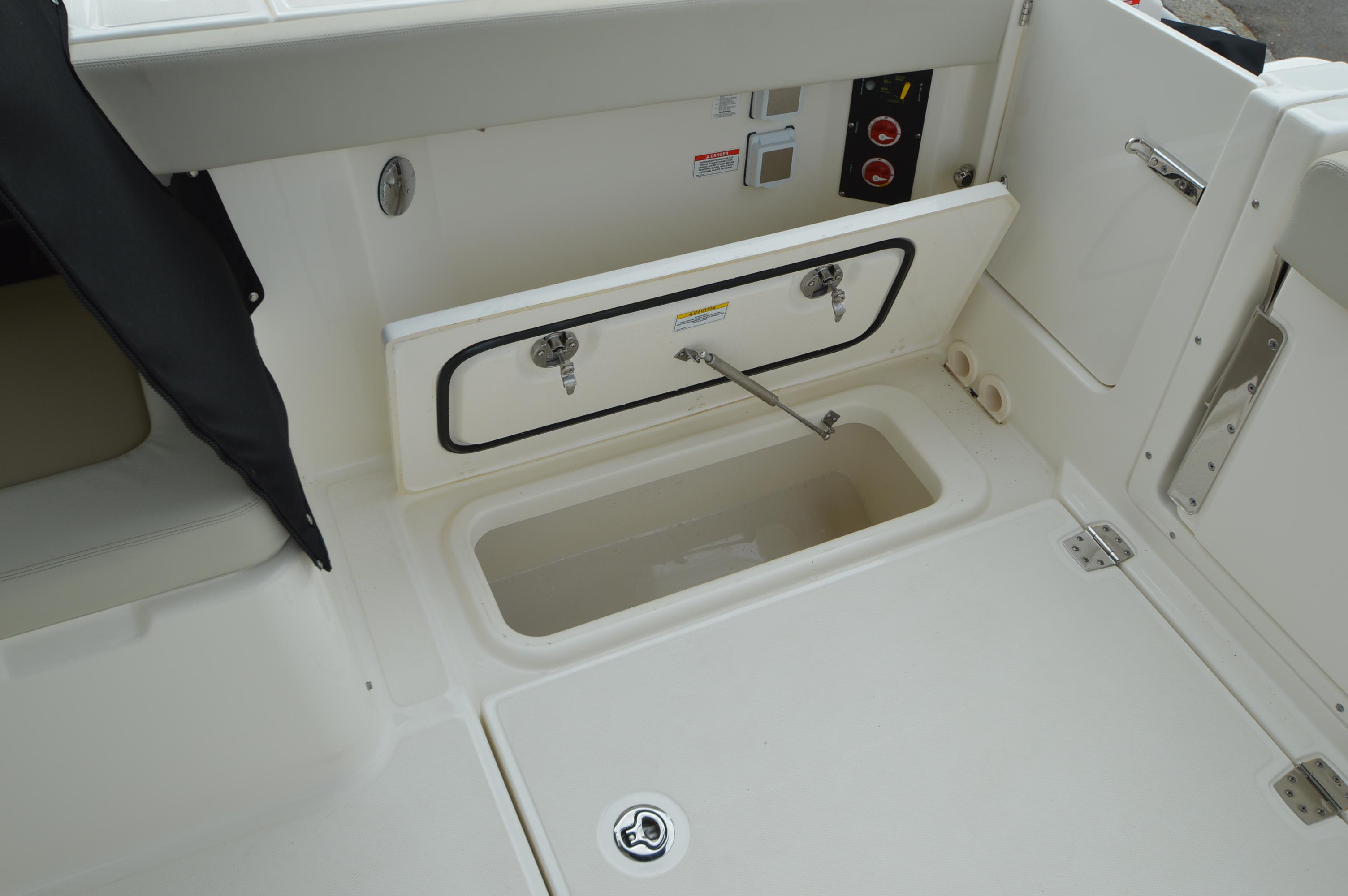 2022-boston-whaler-280-vantage-power-9743159-976016528-0-010420250716-43