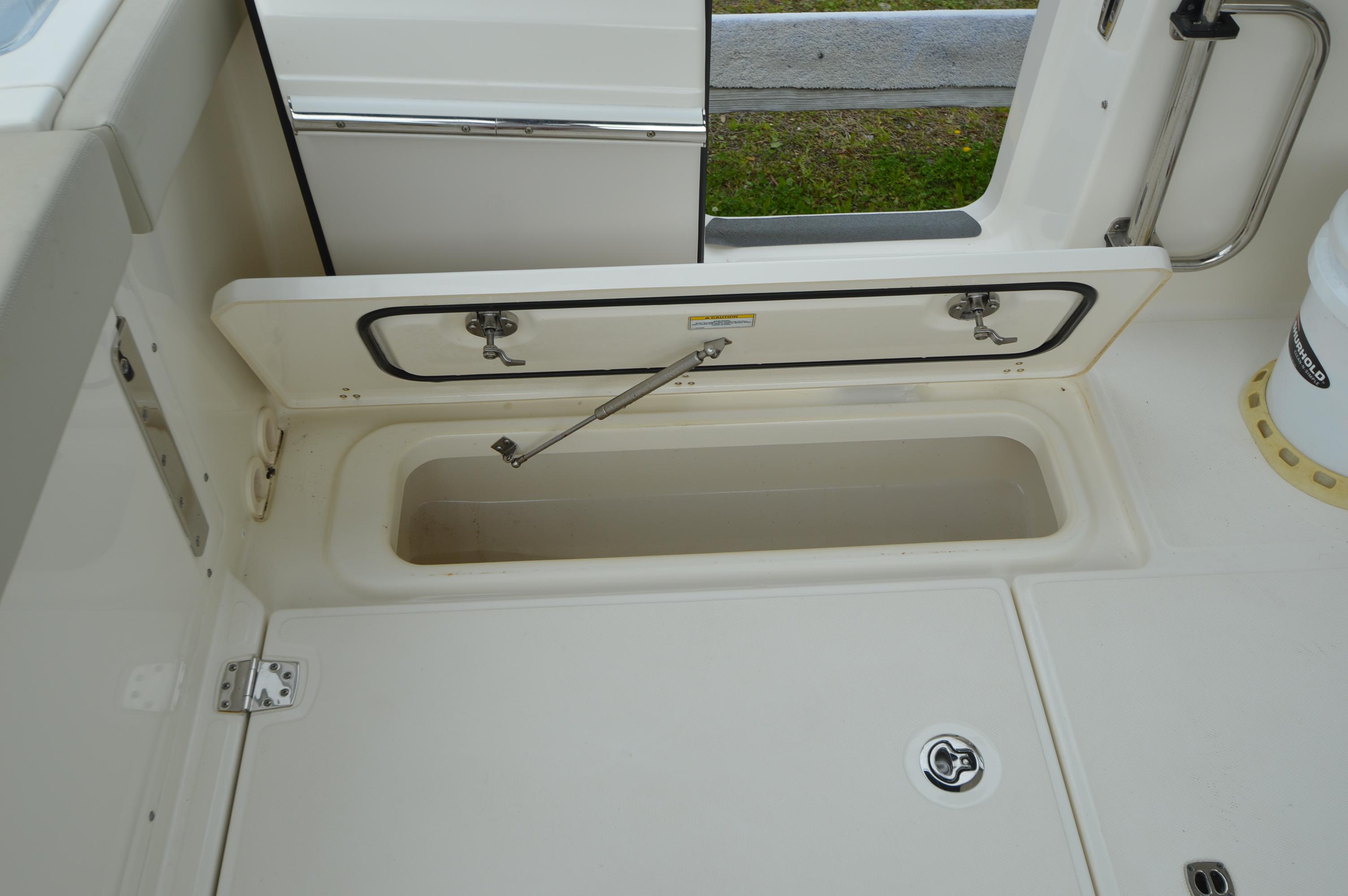2022-boston-whaler-280-vantage-power-9743159-976016529-0-010420250716-44