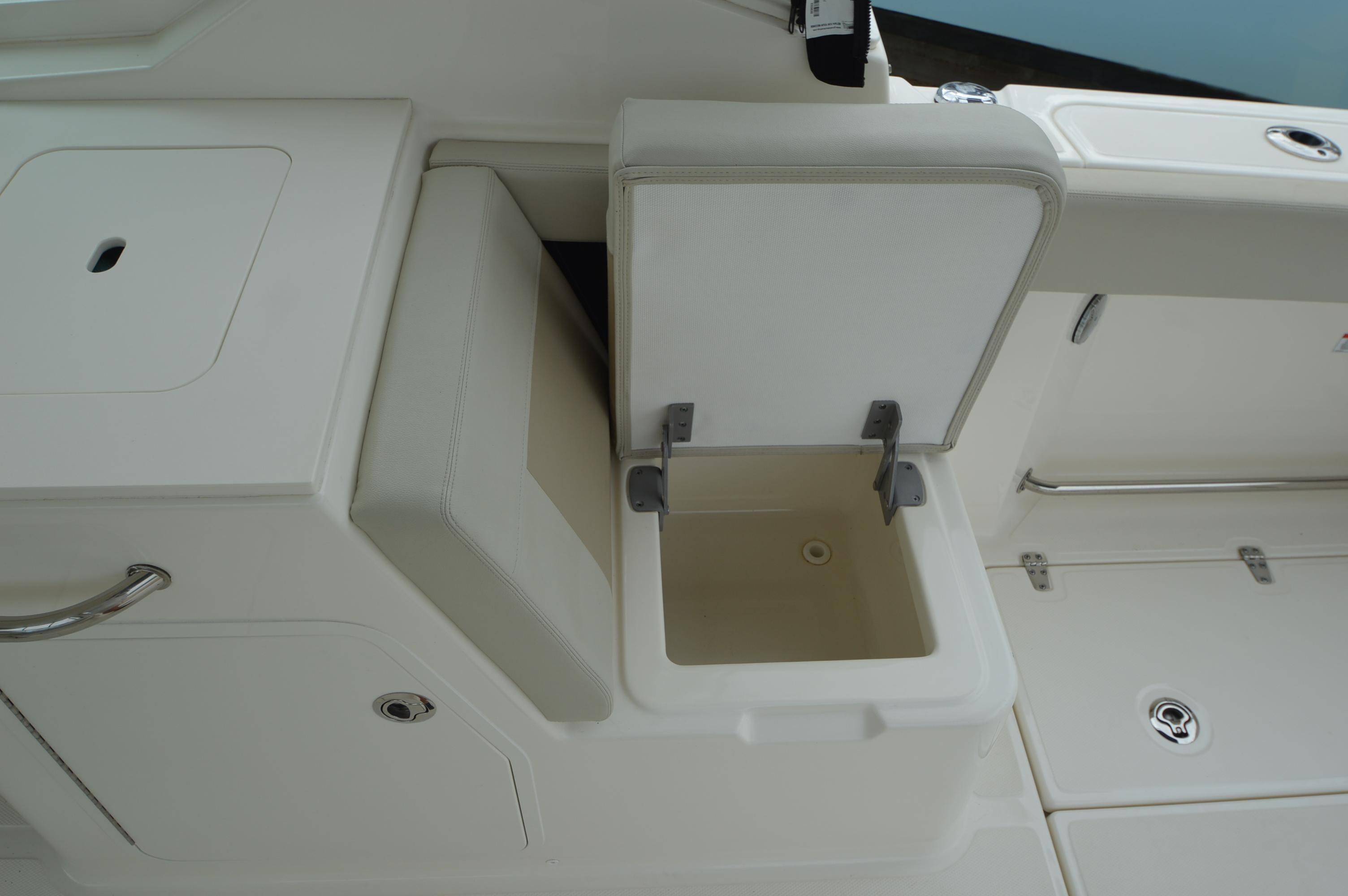 2022-boston-whaler-280-vantage-power-9743159-976016530-0-010420250717-45